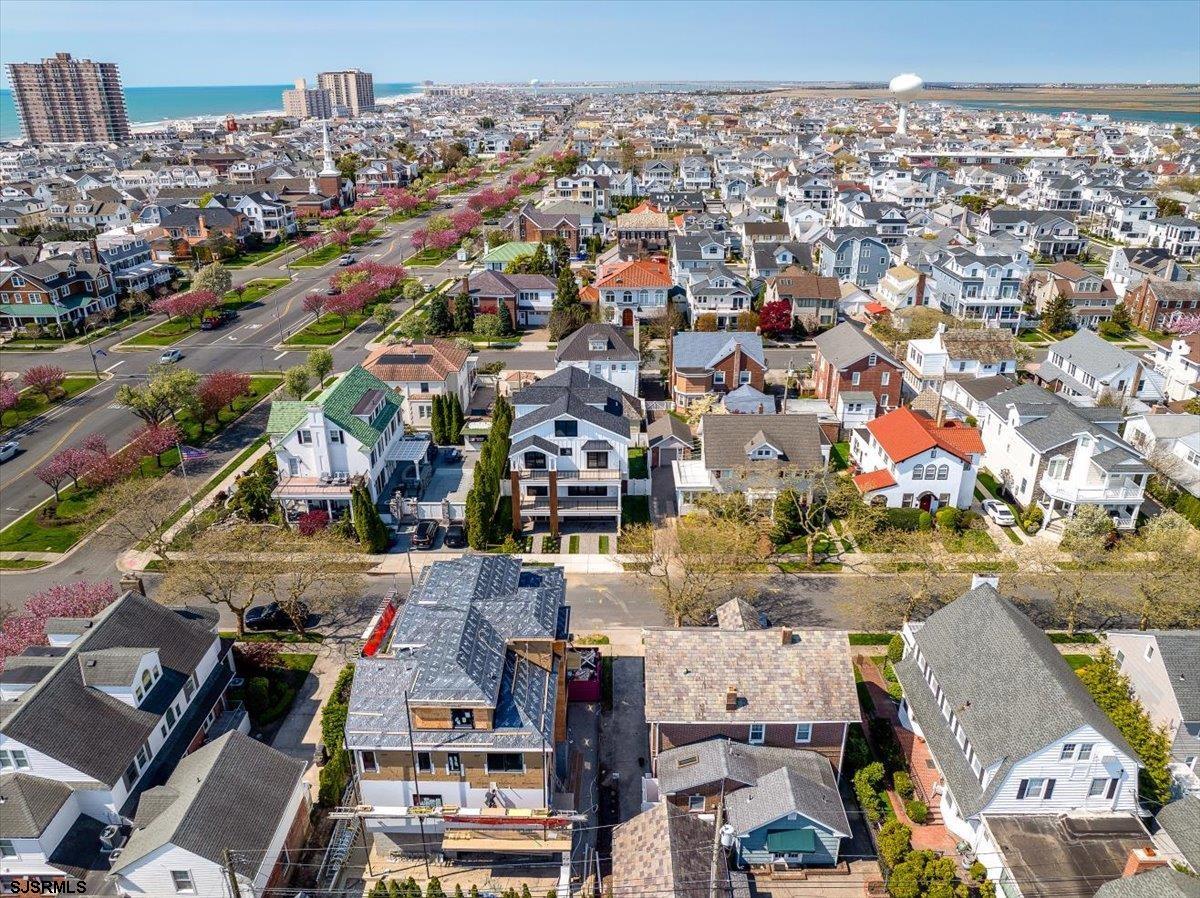 2 N Pembroke Avenue