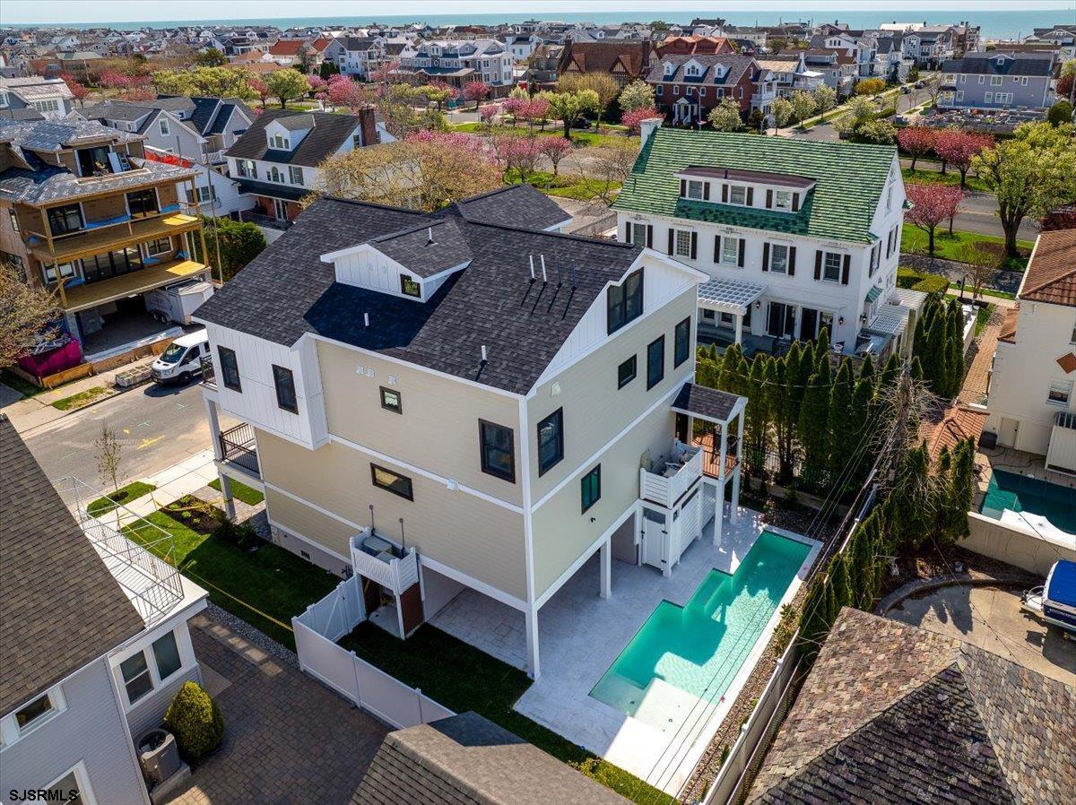 2 N Pembroke Avenue
