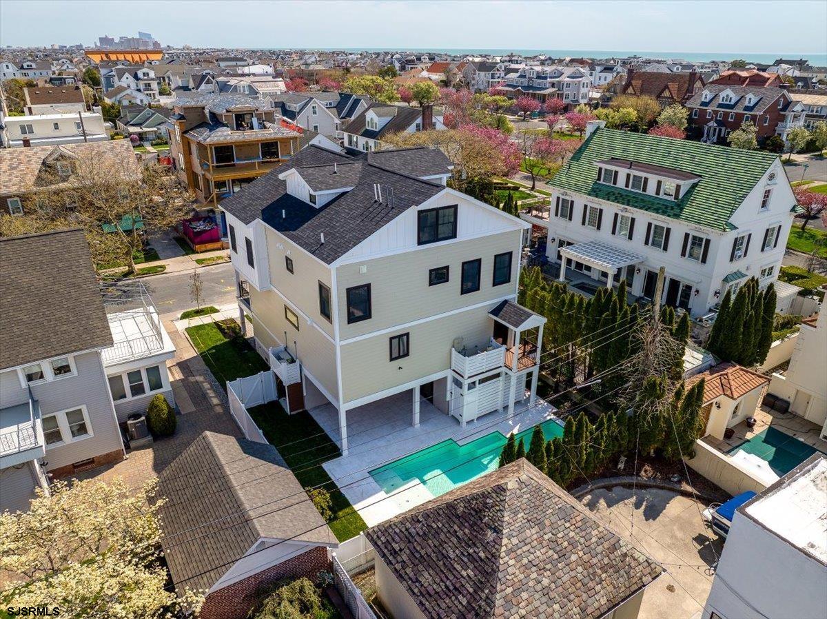2 N Pembroke Avenue