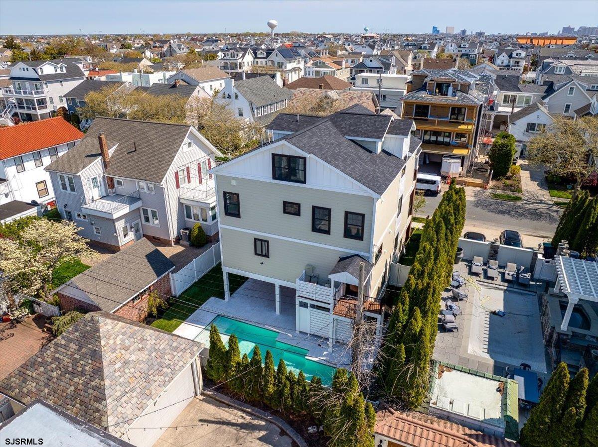 2 N Pembroke Avenue