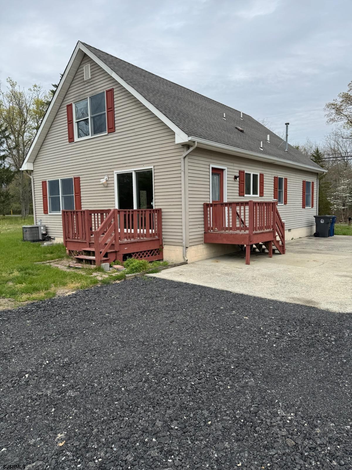 915 GRAND AVENUE - Mays Landing