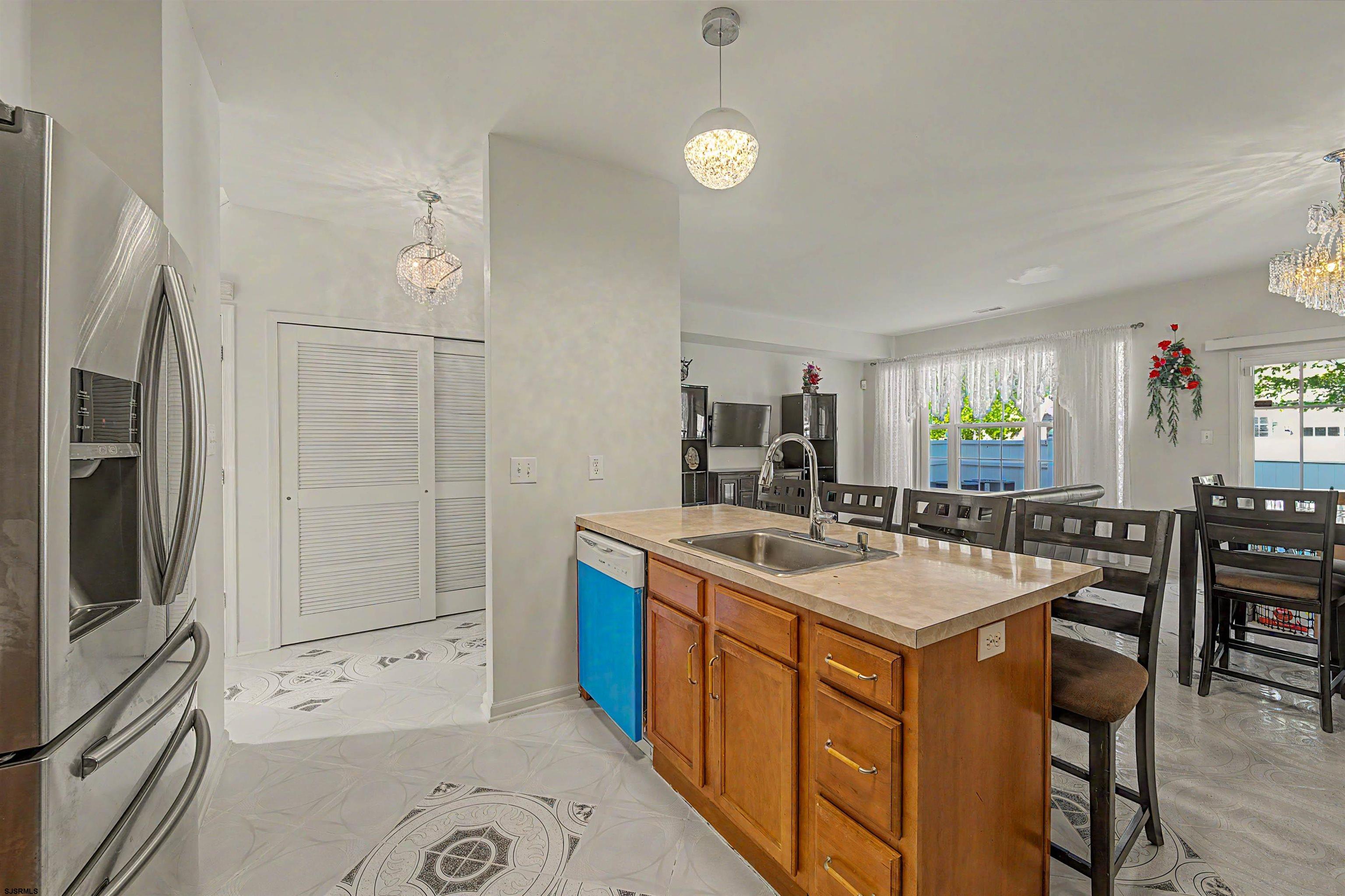 606 London Court II