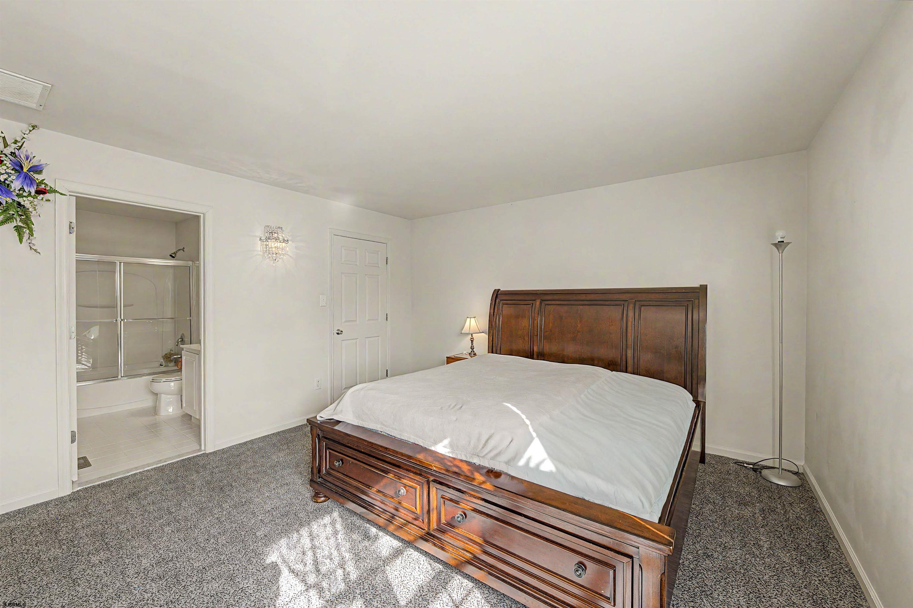 606 London Court II