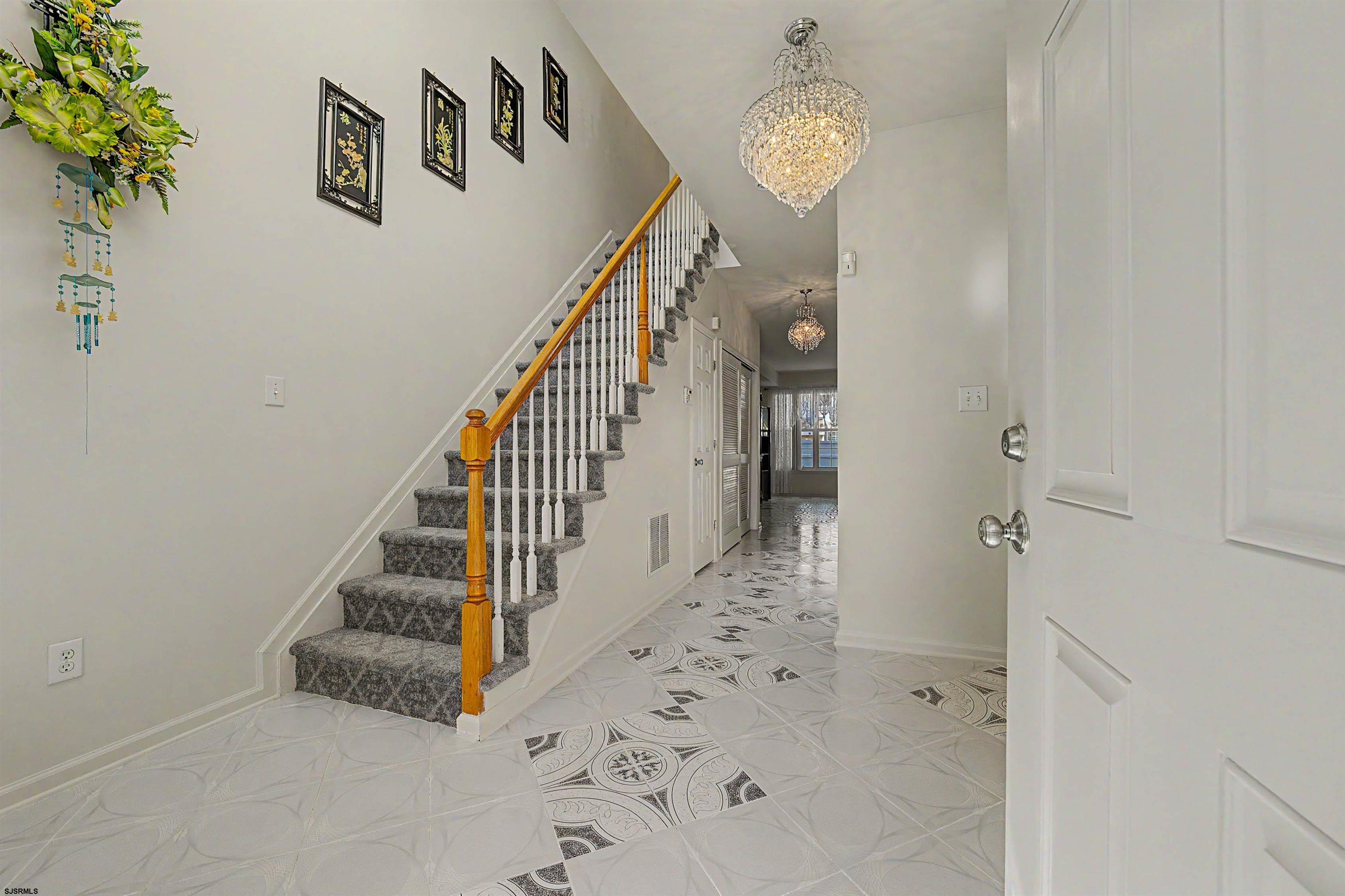 606 London Court II - Picture 2
