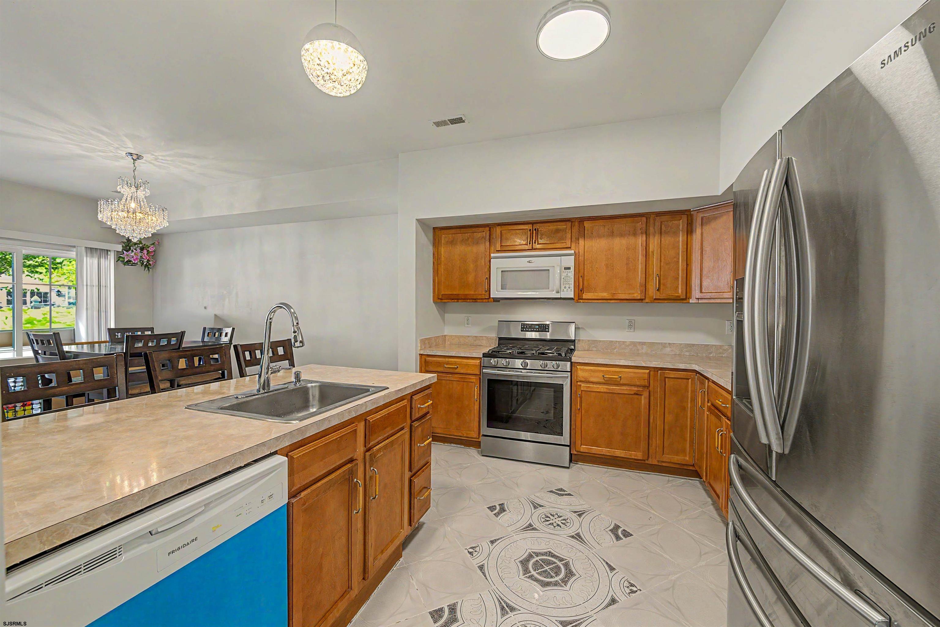 606 London Court II