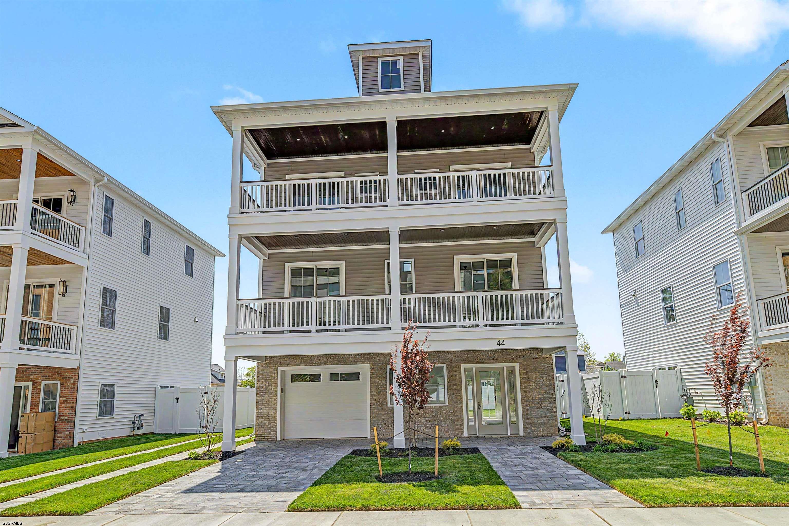  44 E New York Avenue - Somers Point