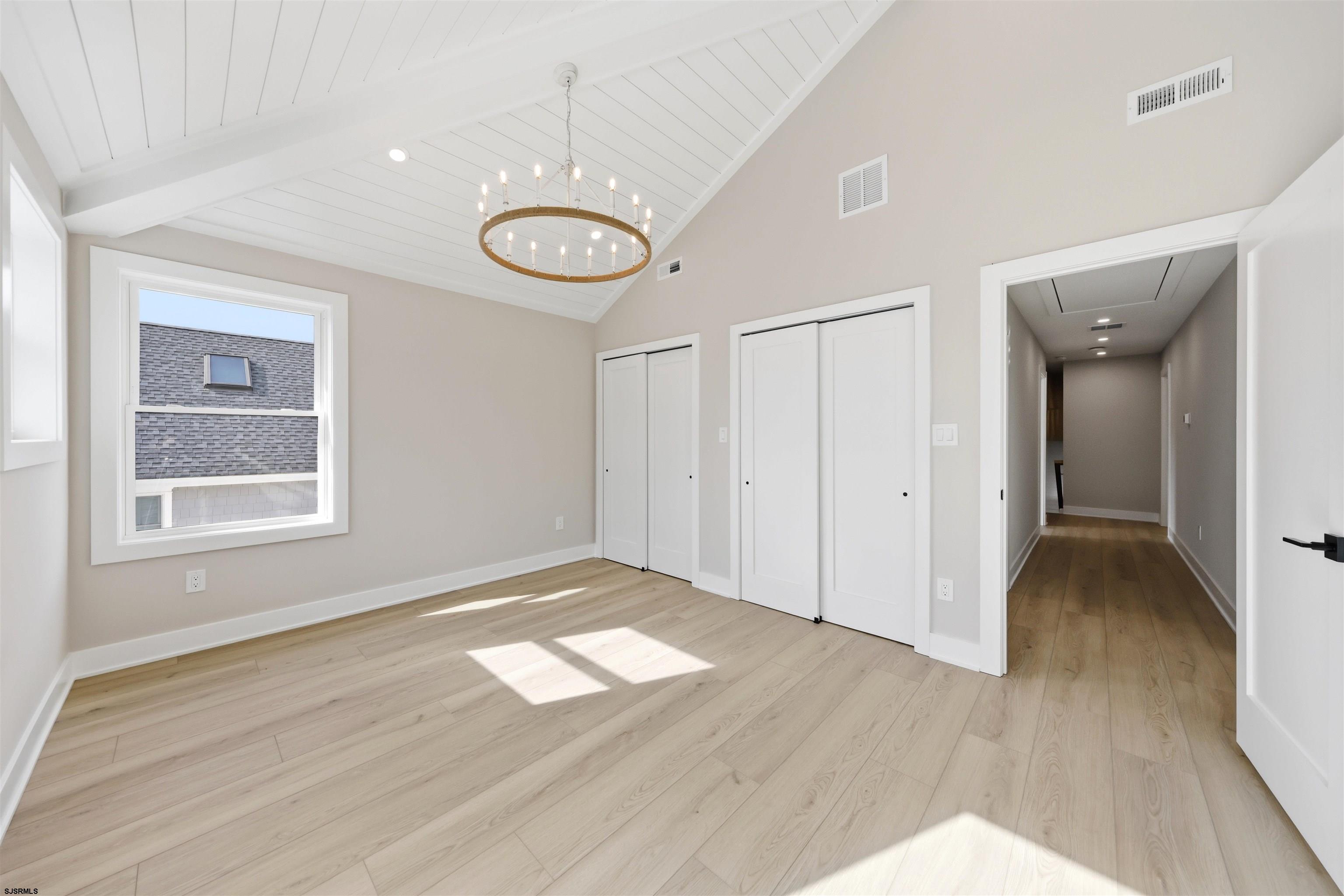 105 S Stratford Avenue