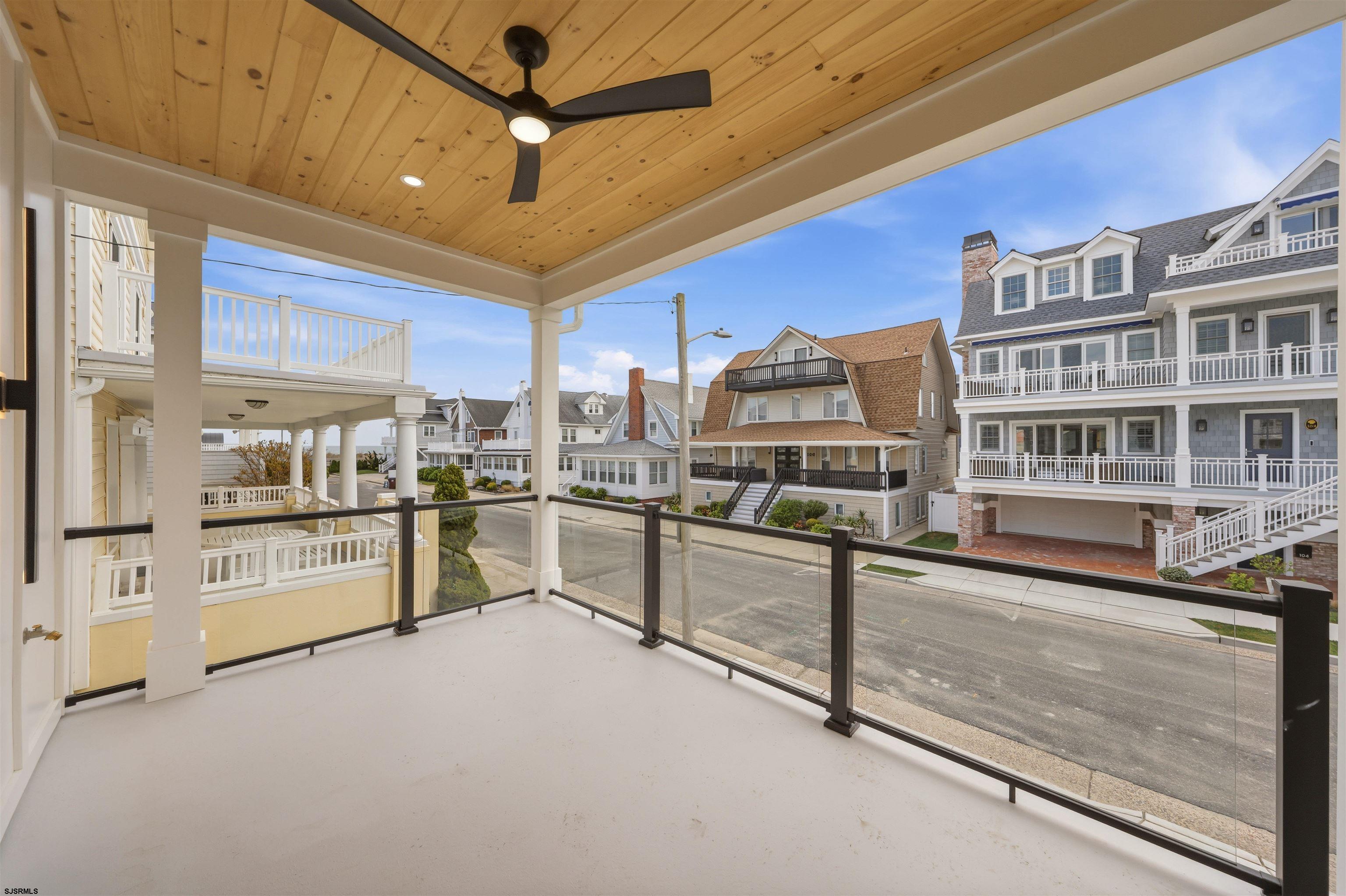 105 S Stratford Avenue
