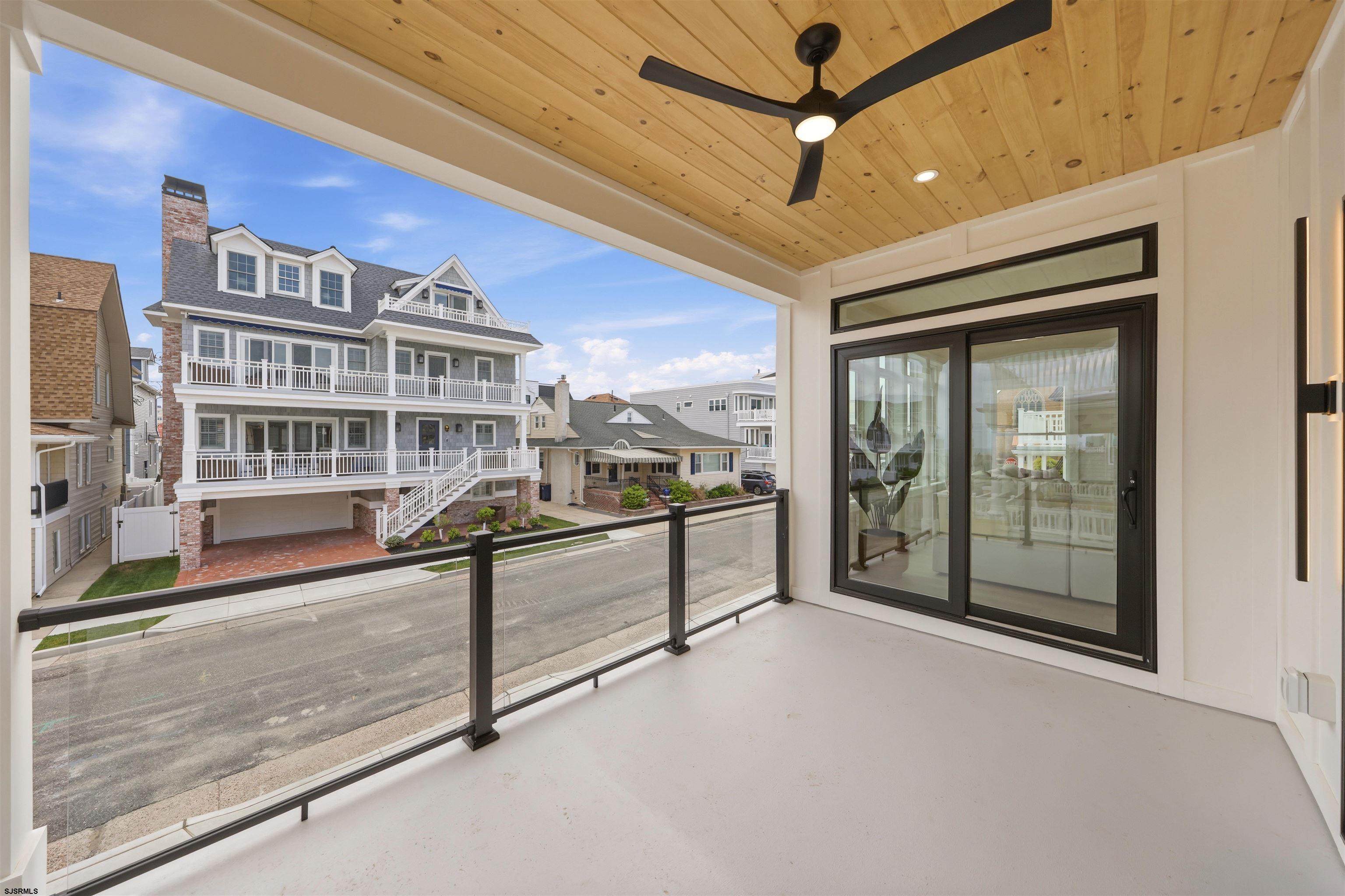 105 S Stratford Avenue