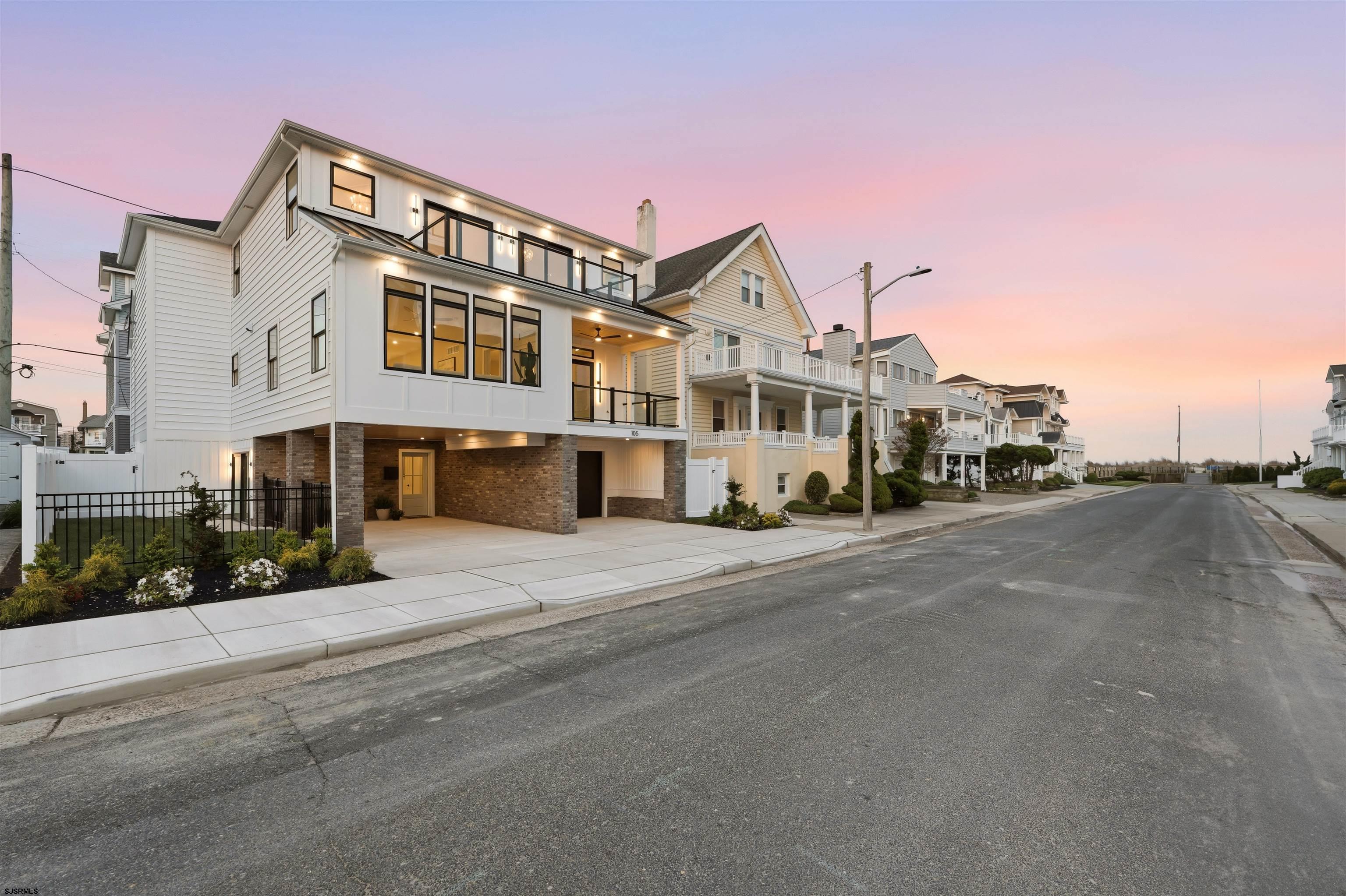 105 S Stratford Avenue