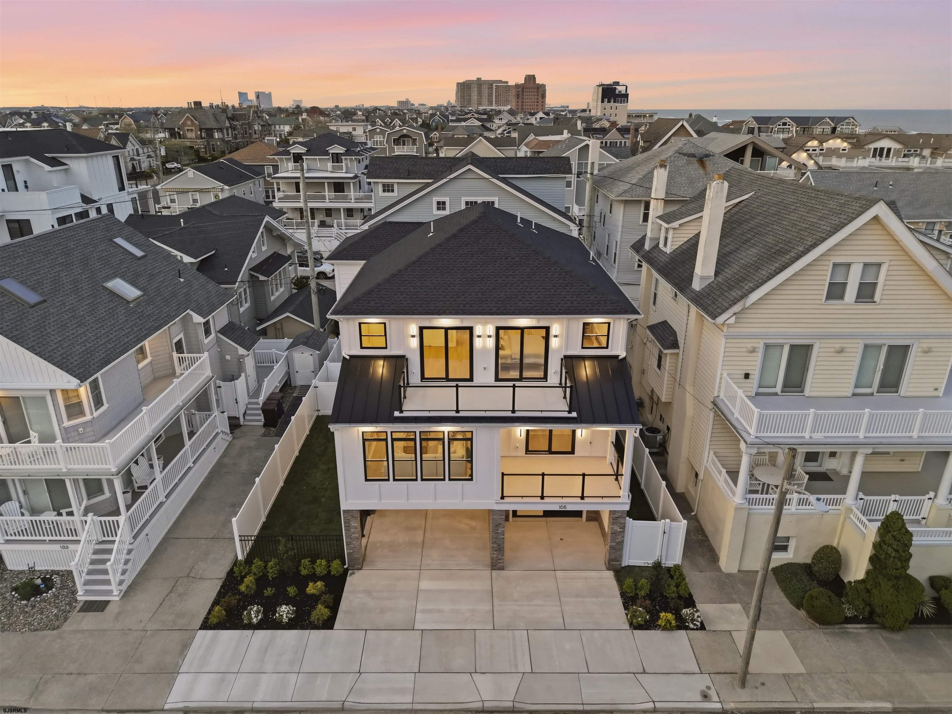 105 S Stratford Avenue