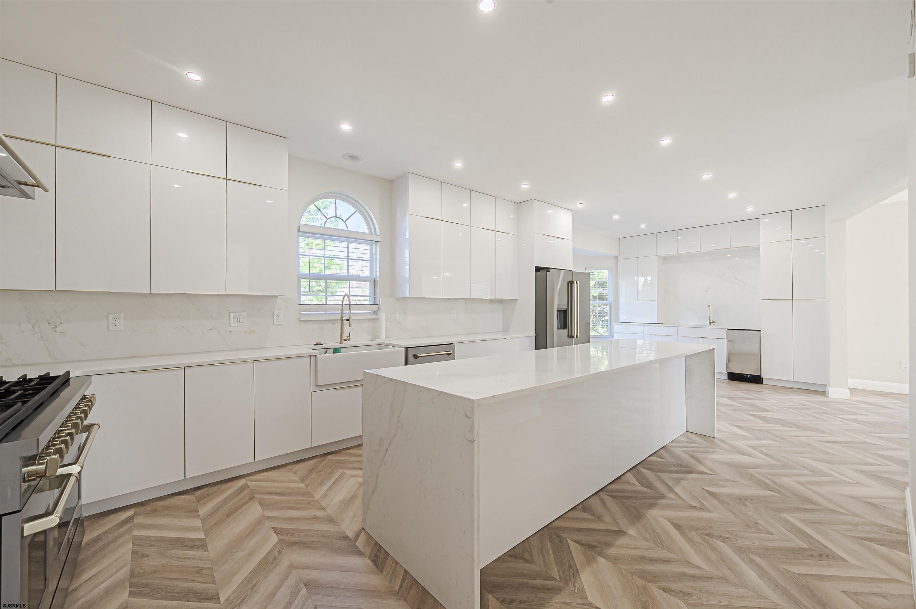 11 Chancellor Park Dr