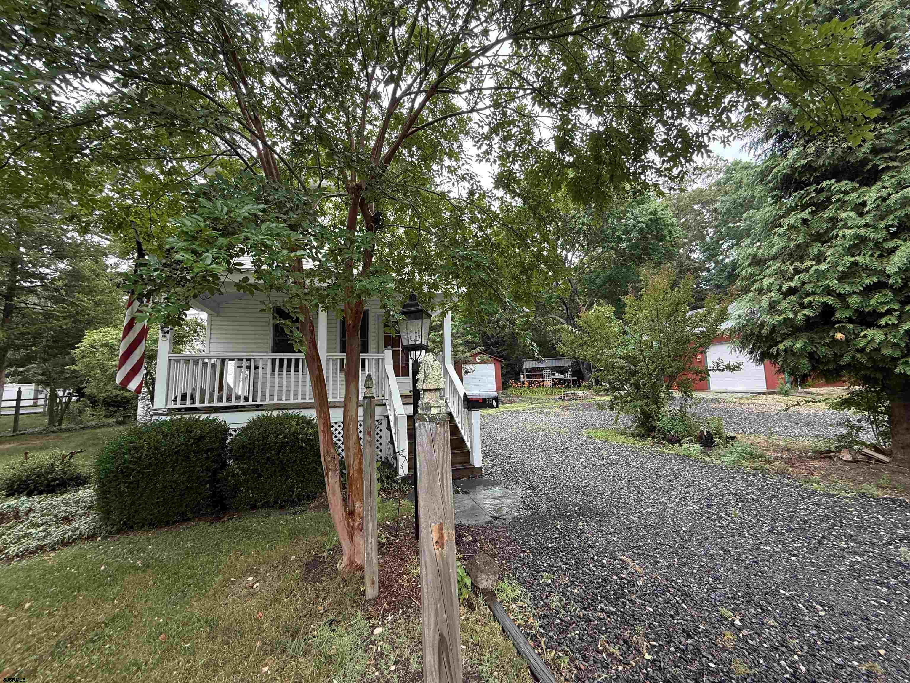 313 S New York Road - Picture 1