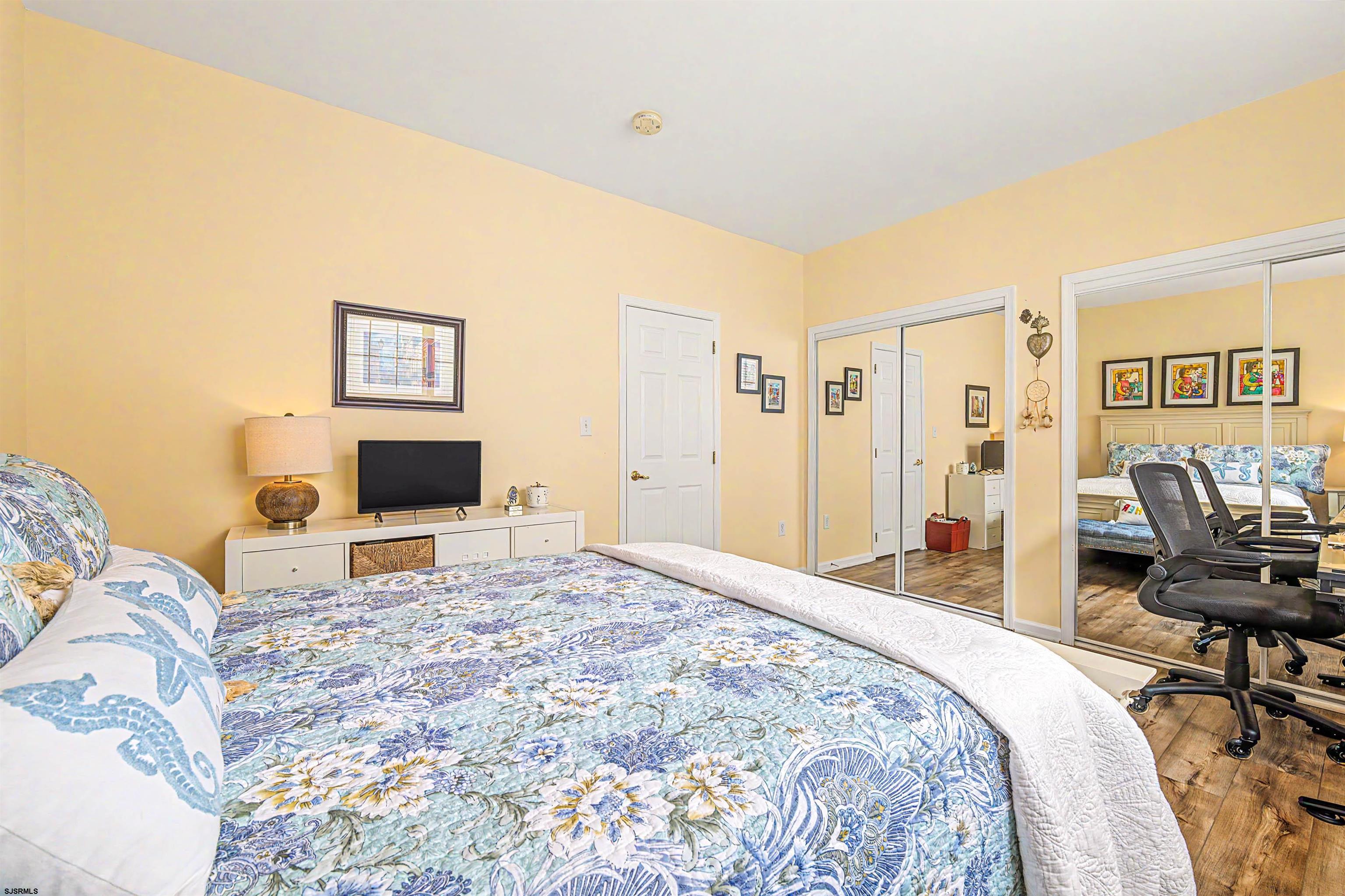 537 Chatham Way