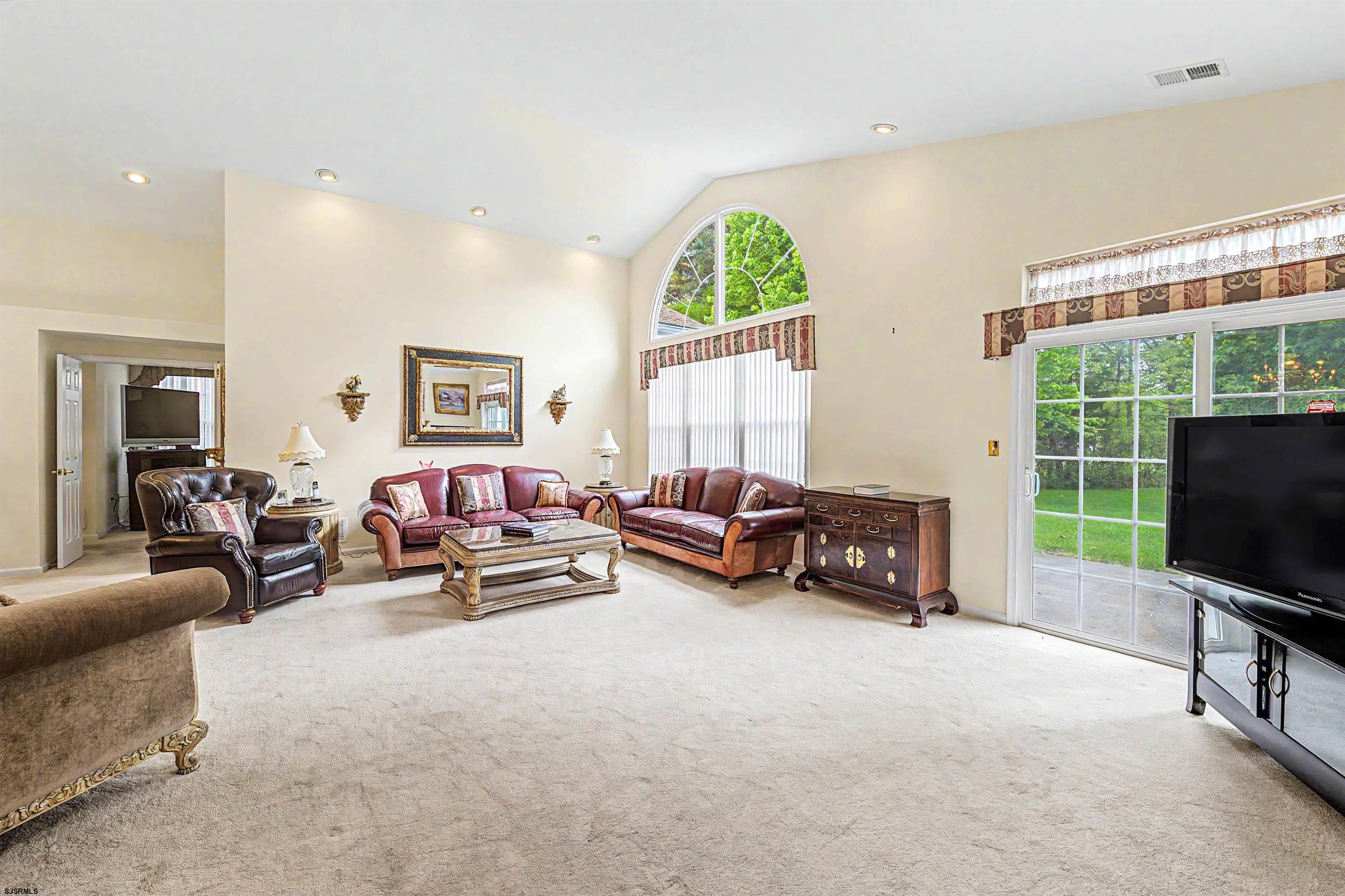 116 Newcastle Ct