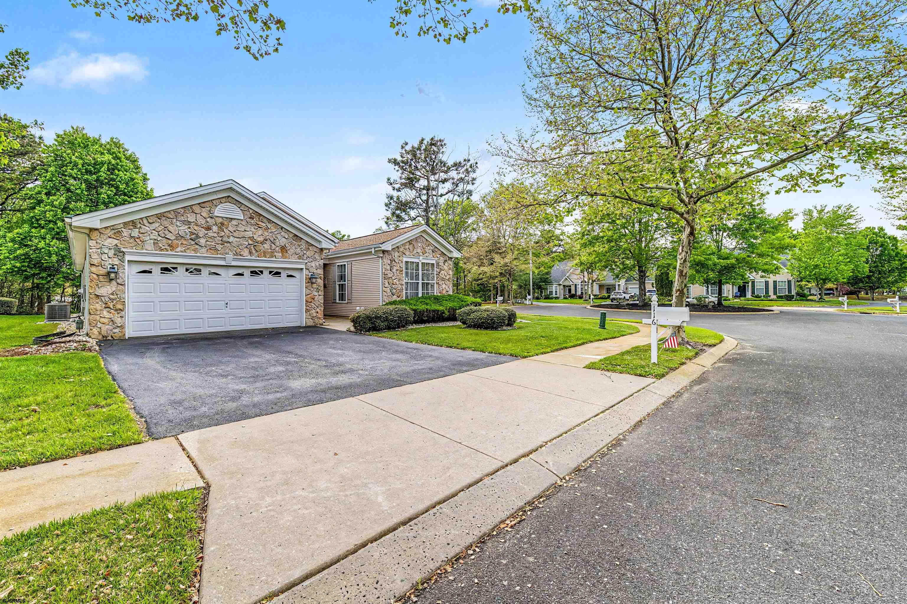 116 Newcastle Ct