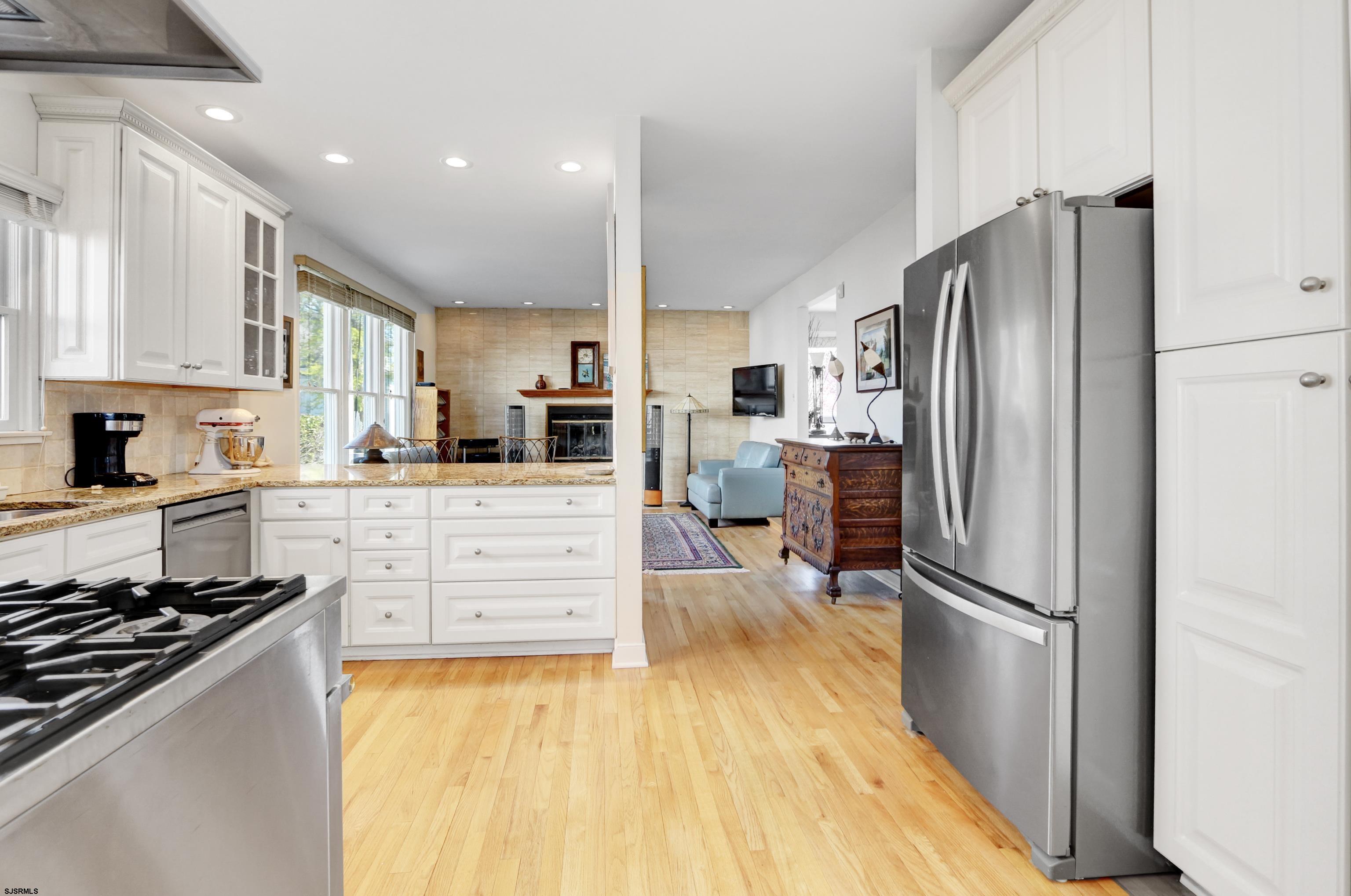 5911 Winchester Avenue - Picture 3