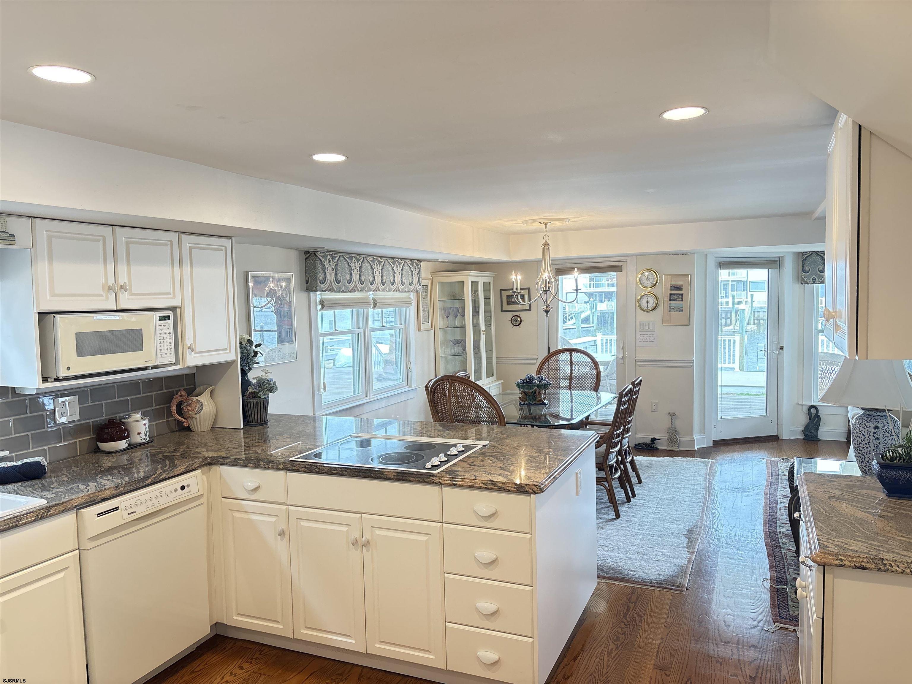 165 Bayshore Dr