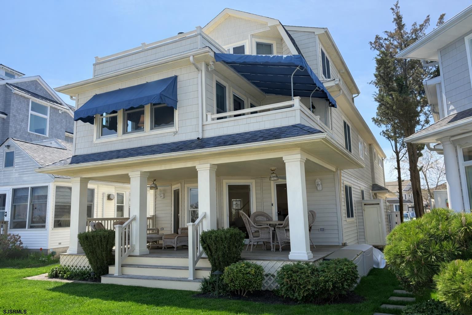 165 Bayshore Dr - Picture 2