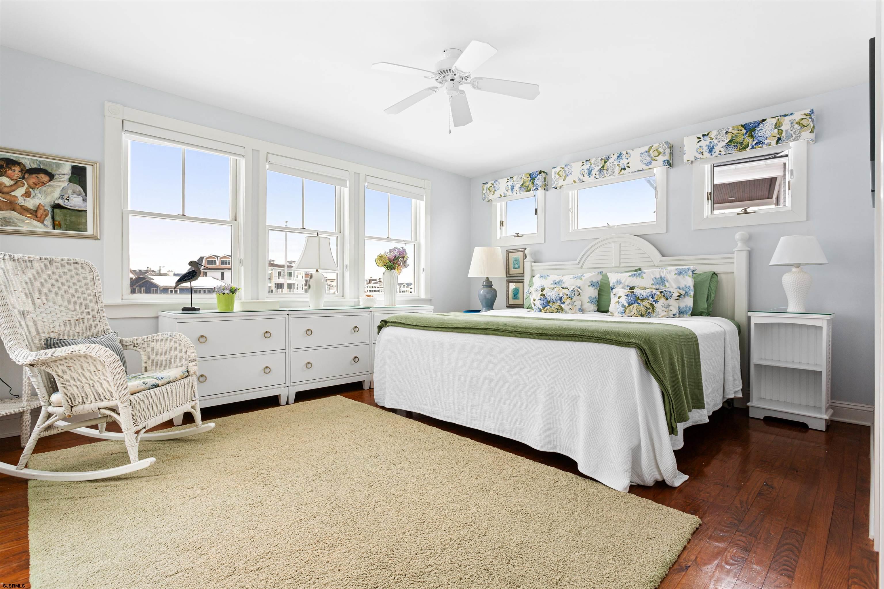 165 Bayshore Dr