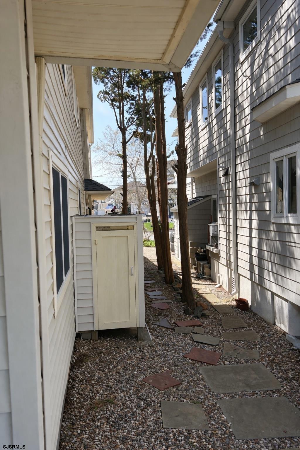 165 Bayshore Dr