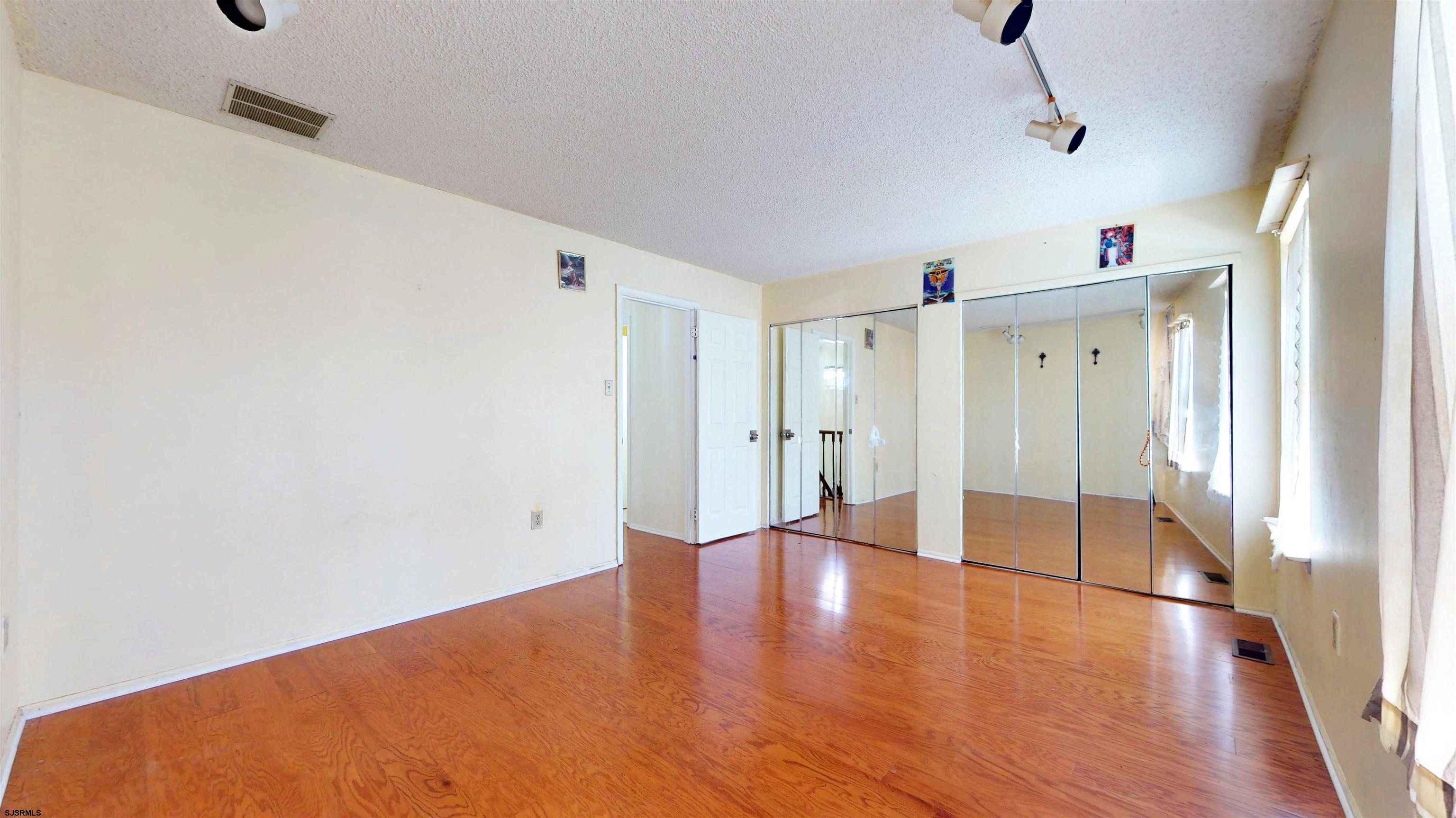 607871 | Photo 22