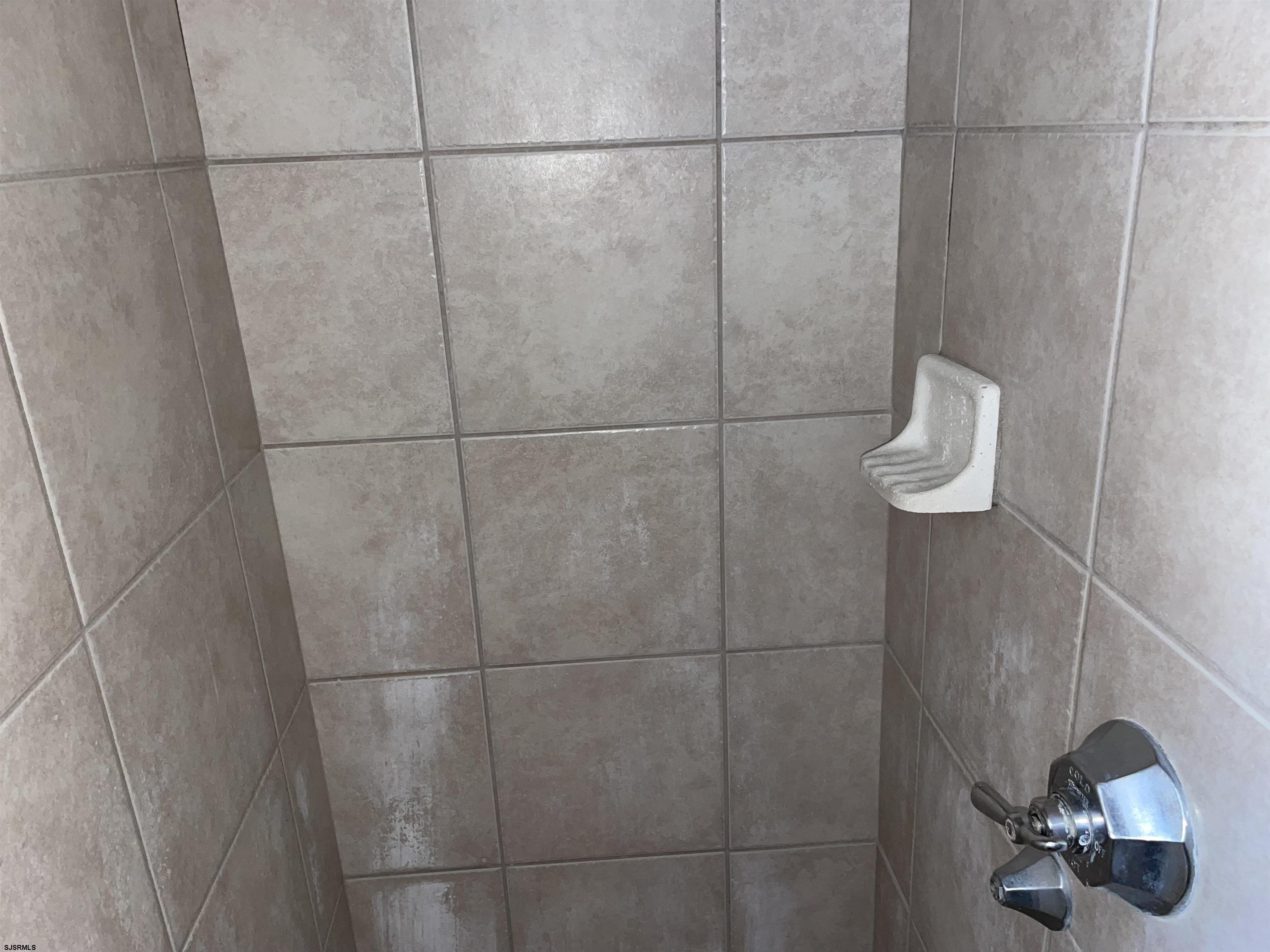 607900 | Photo 28