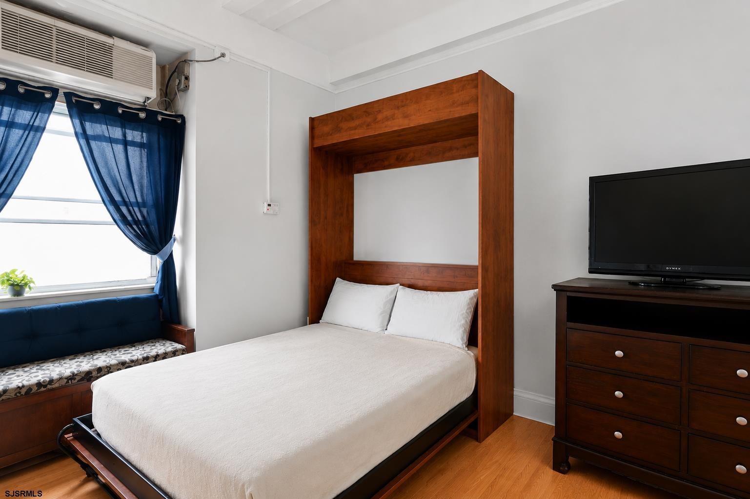 2715 Boardwalk
