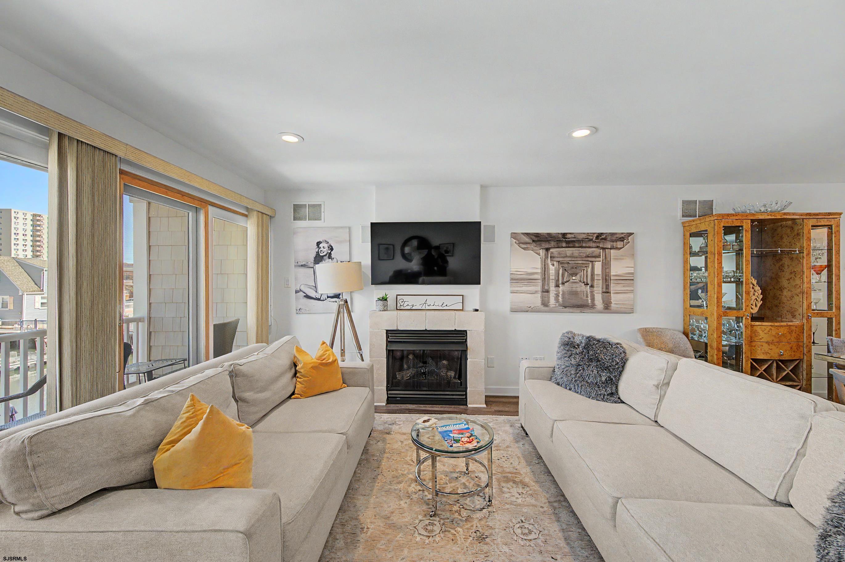 113 N Annapolis Avenue