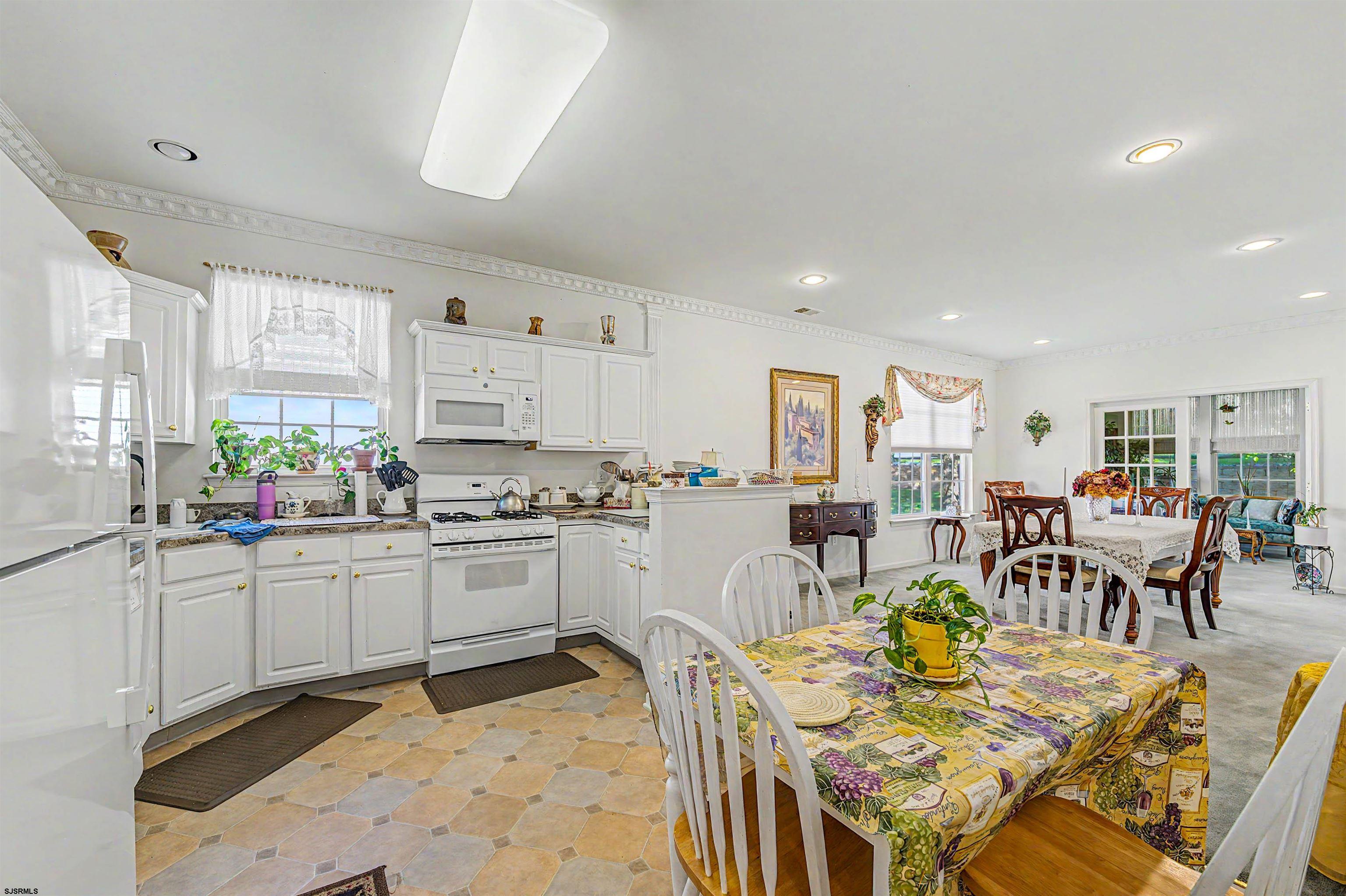 520 Weston Dr - Picture 4