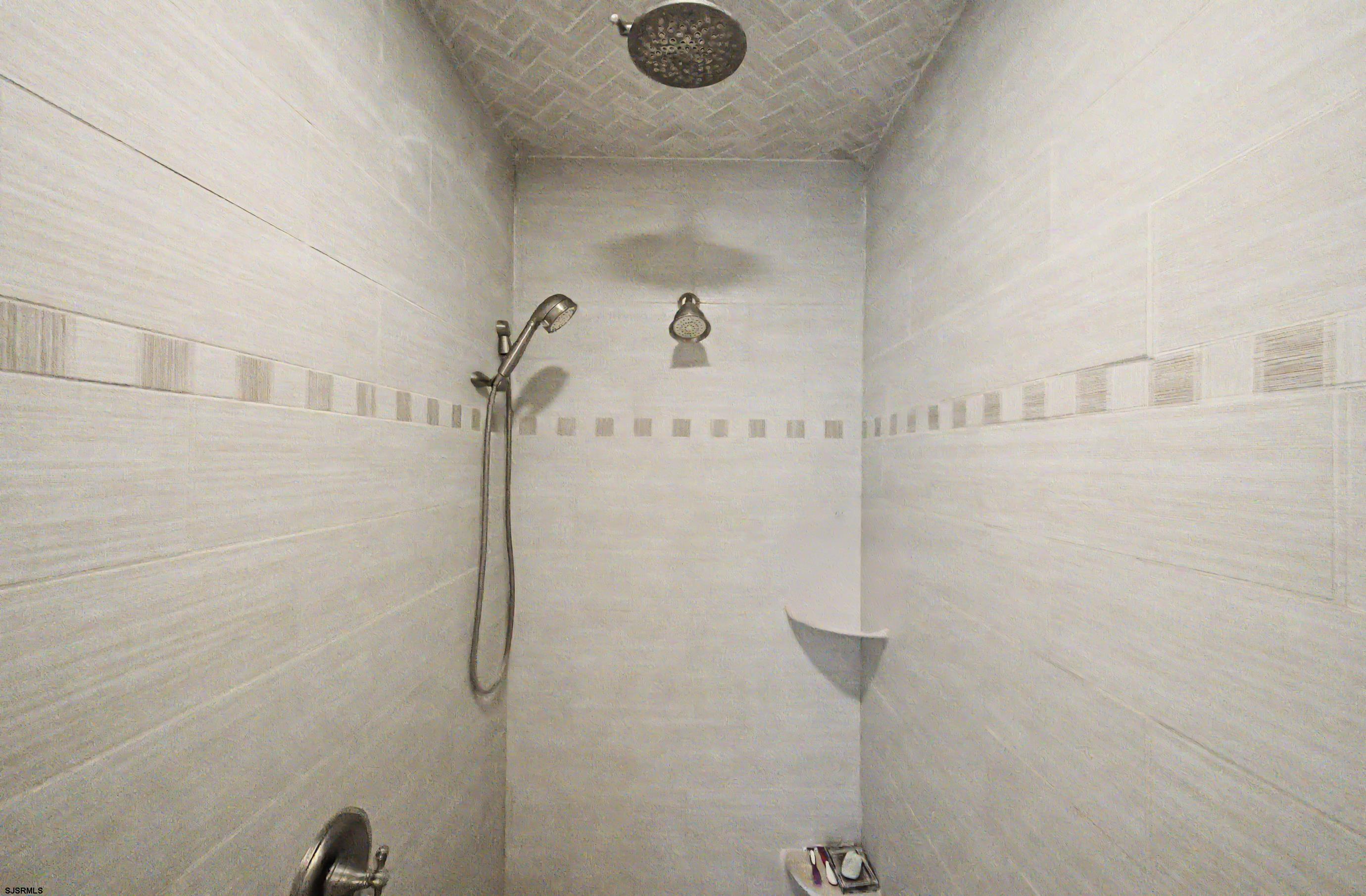 608175 | Photo 28
