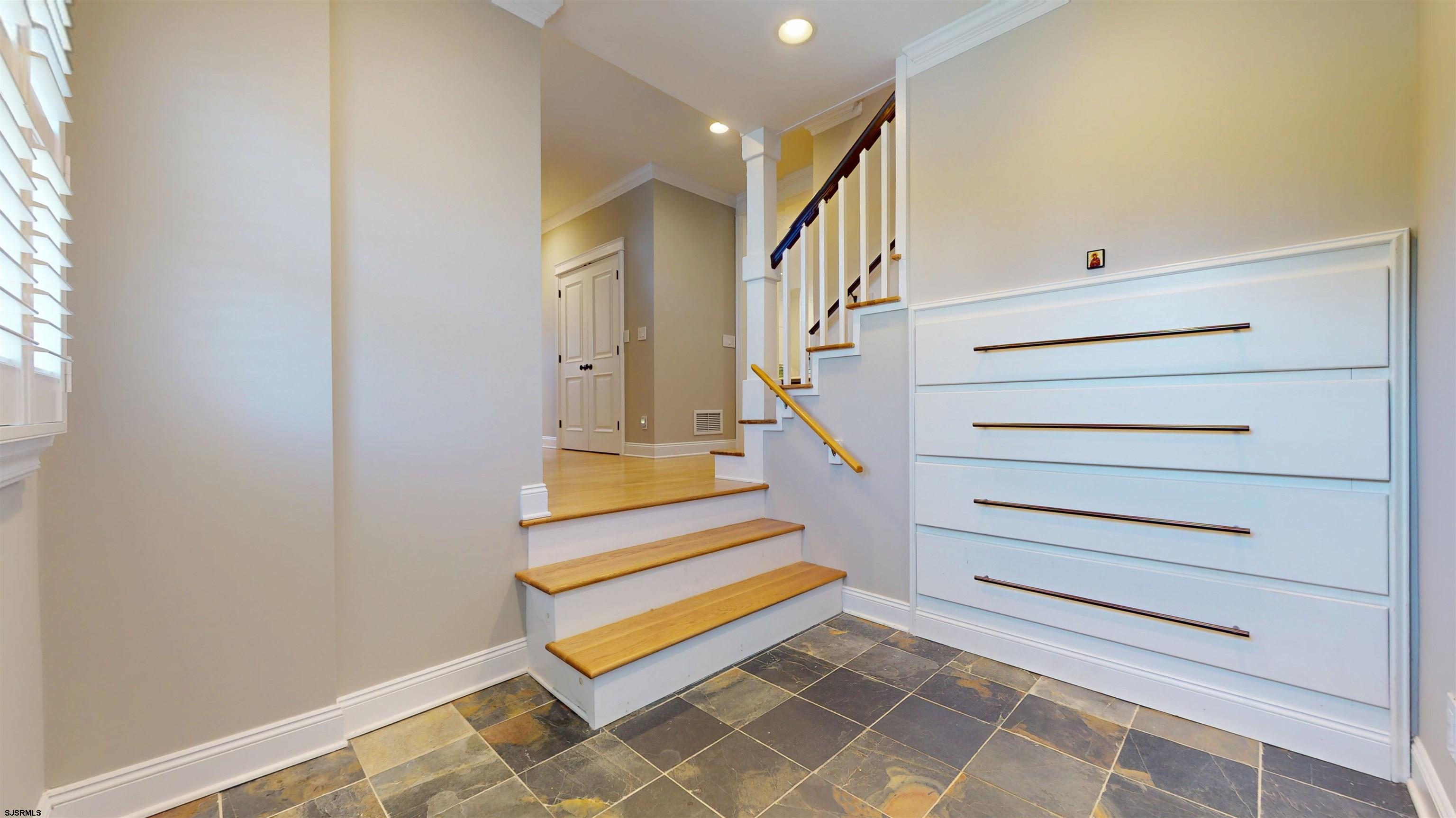 7 Delmar Avenue