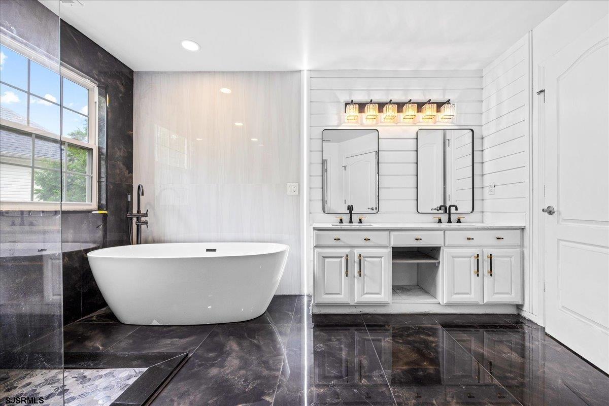 48 Chancellor Park Dr