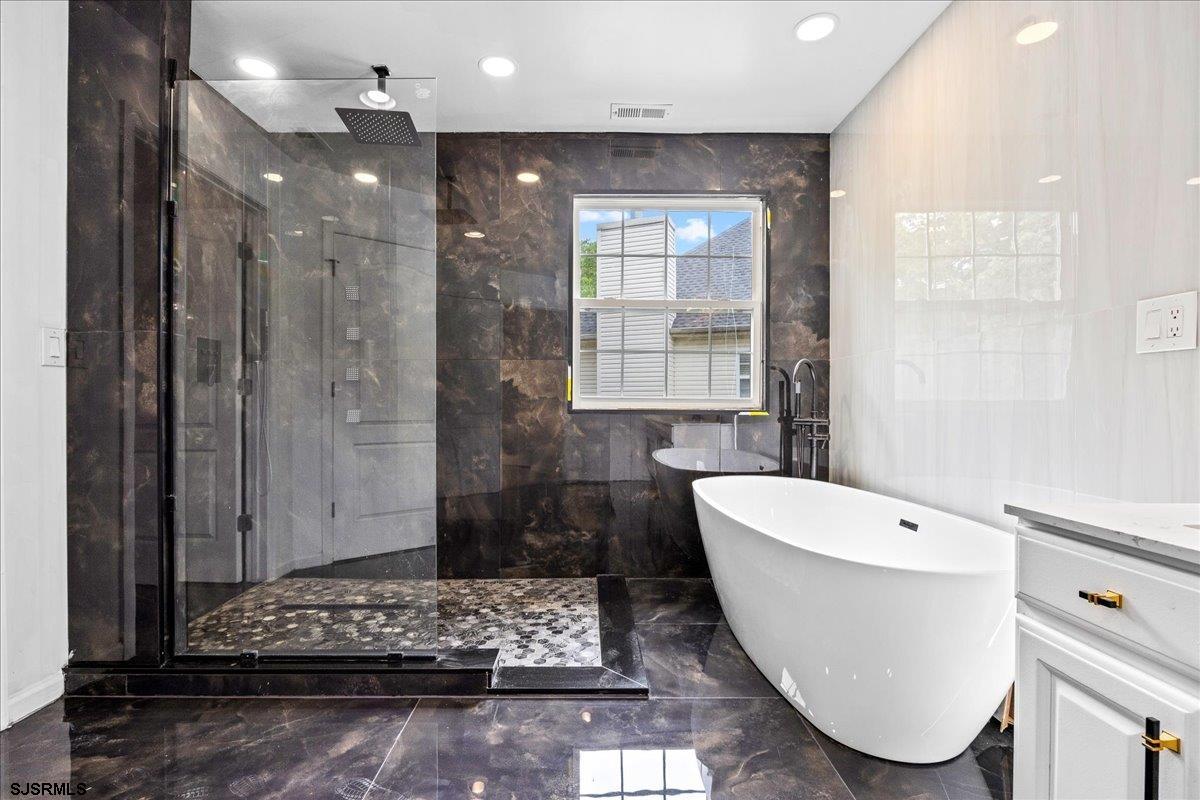 48 Chancellor Park Dr