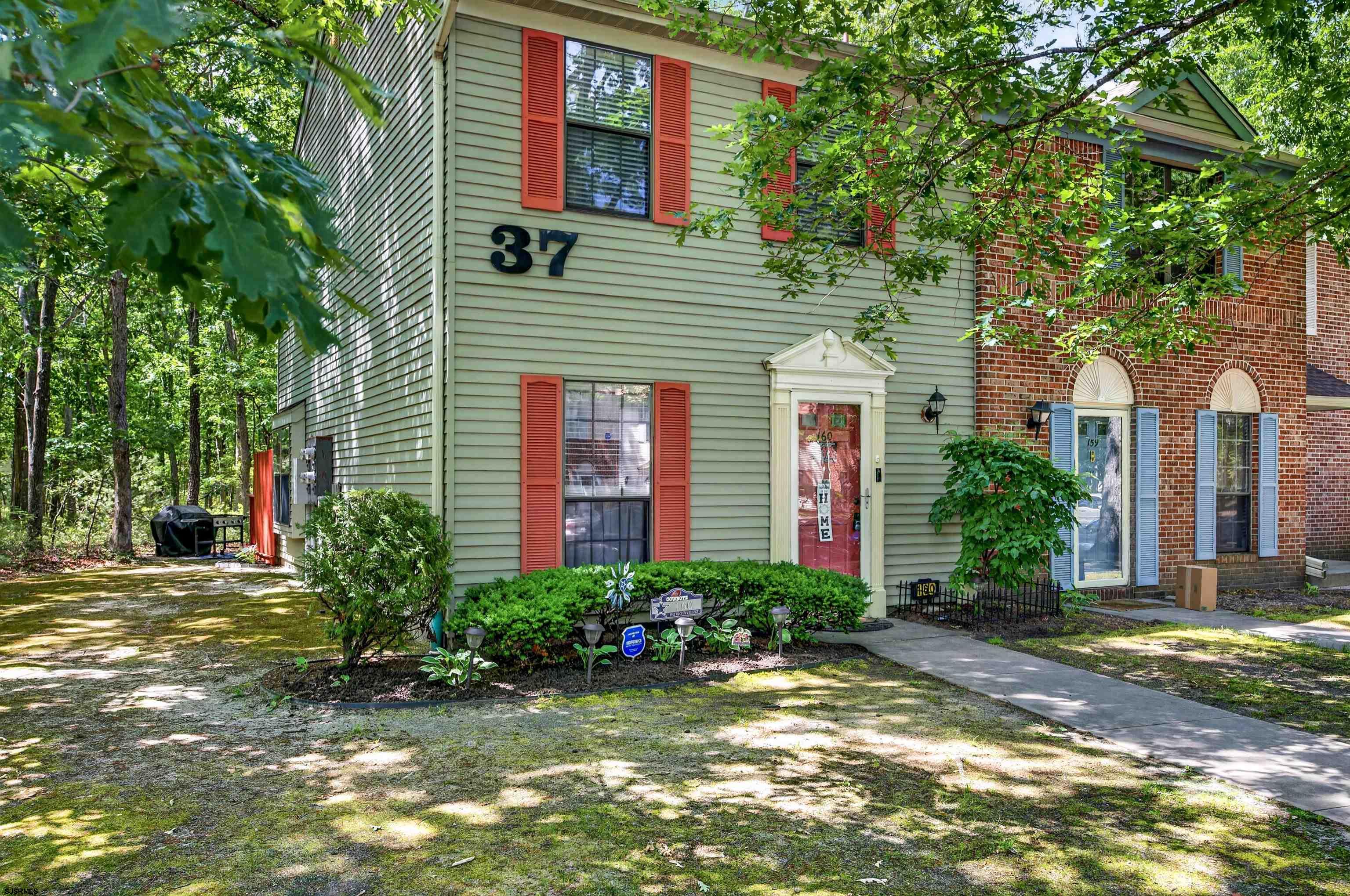 160 Patriots Ct - Picture 1