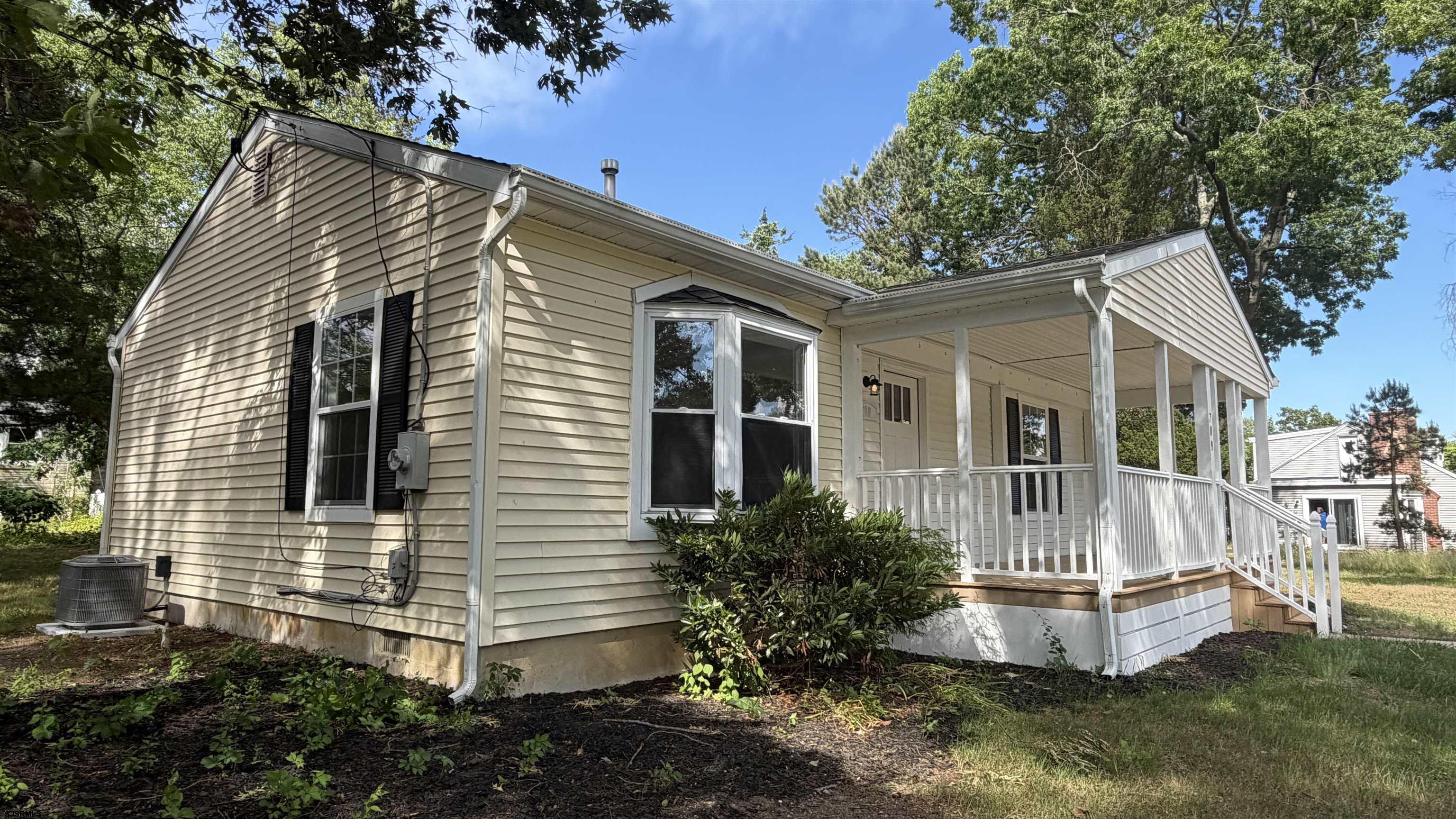 709 E Pennsylvania Avenue - Picture 1