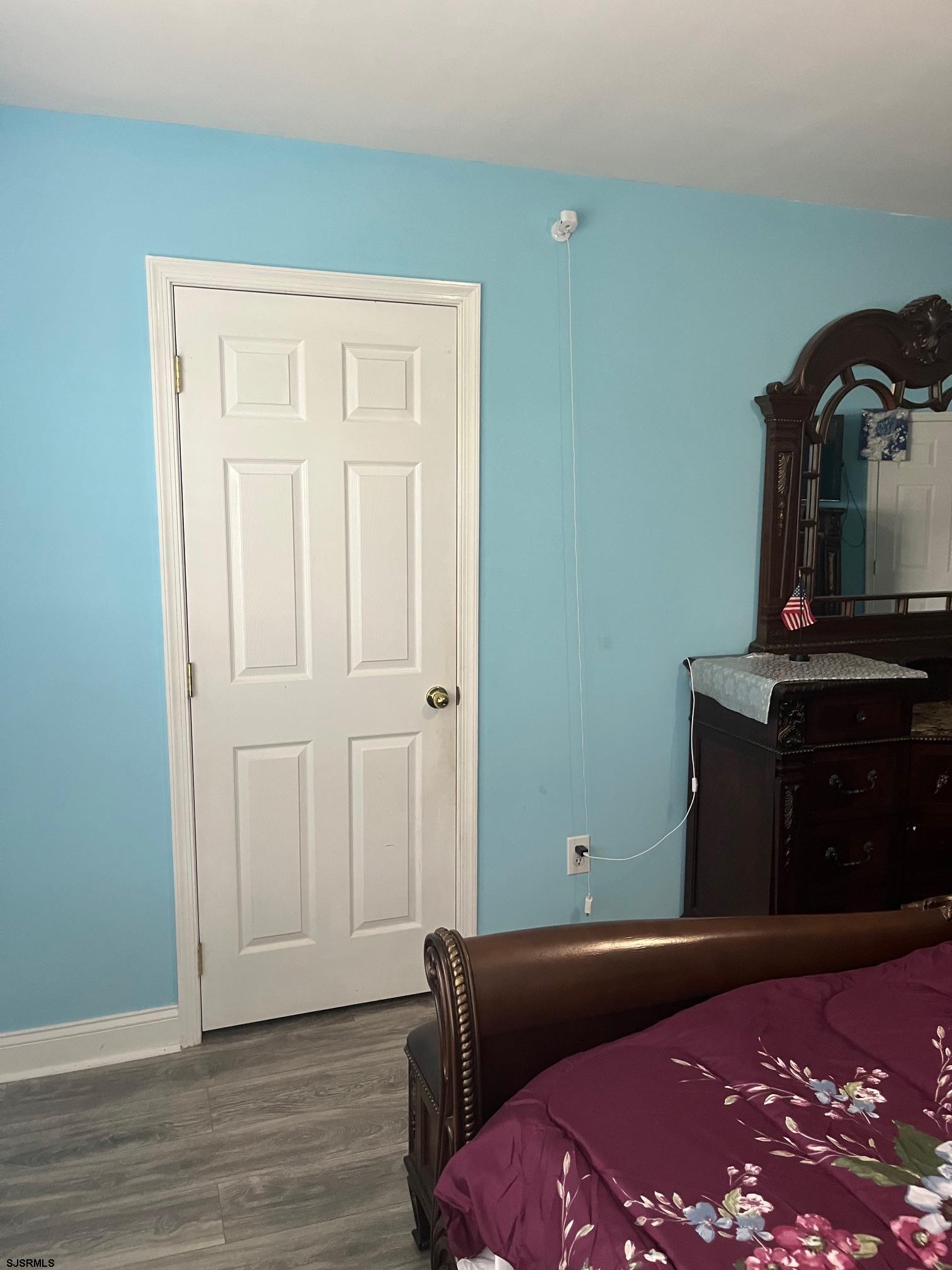 214 E Kennedy Dr