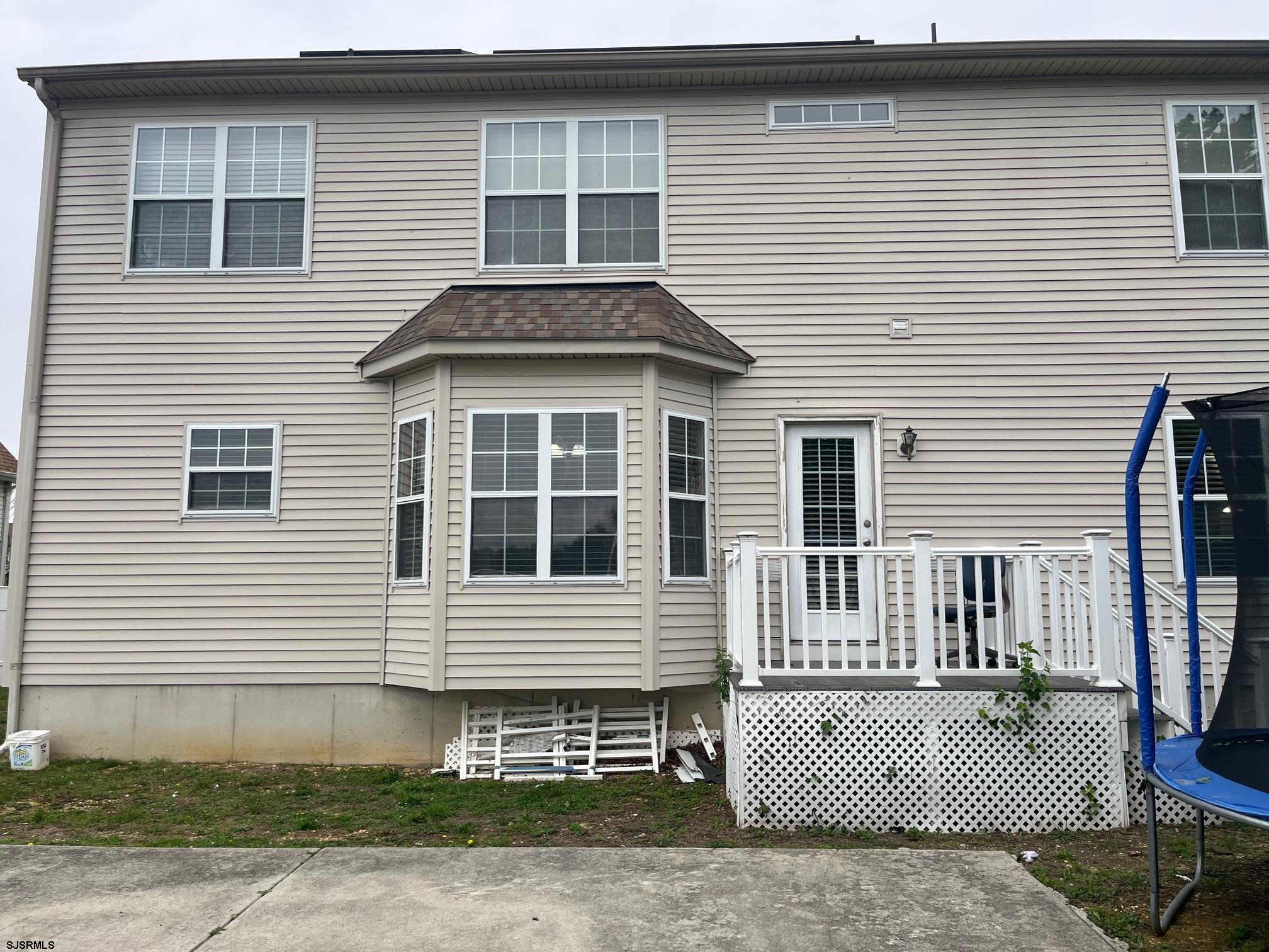 214 E Kennedy Dr