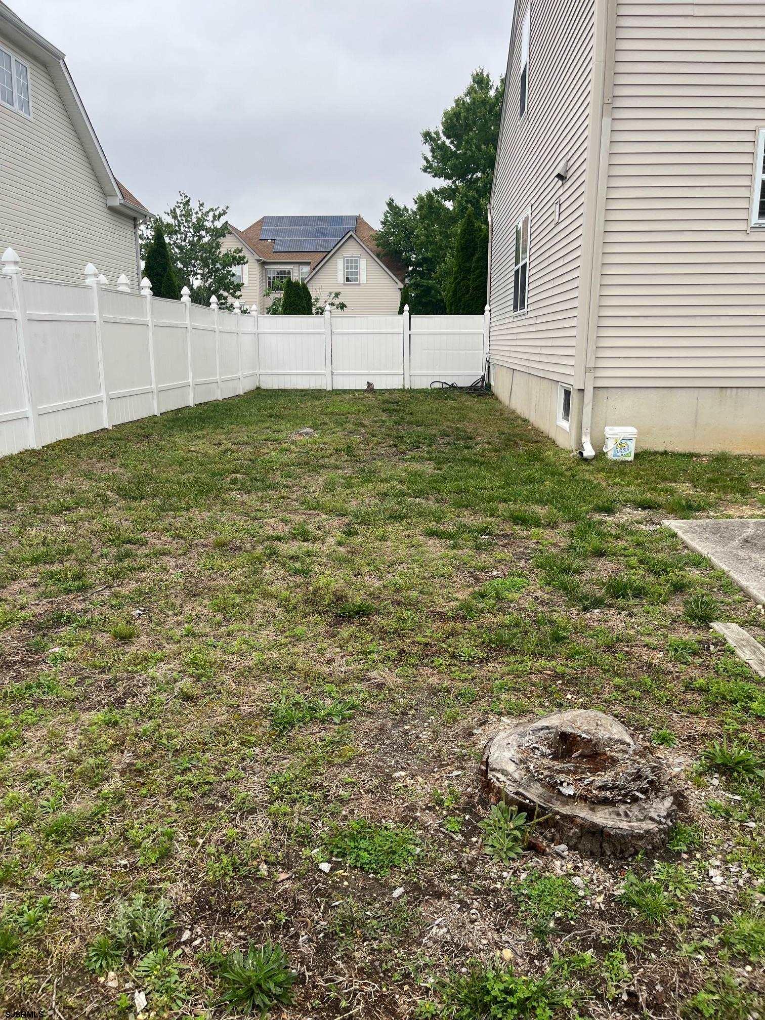 214 E Kennedy Dr