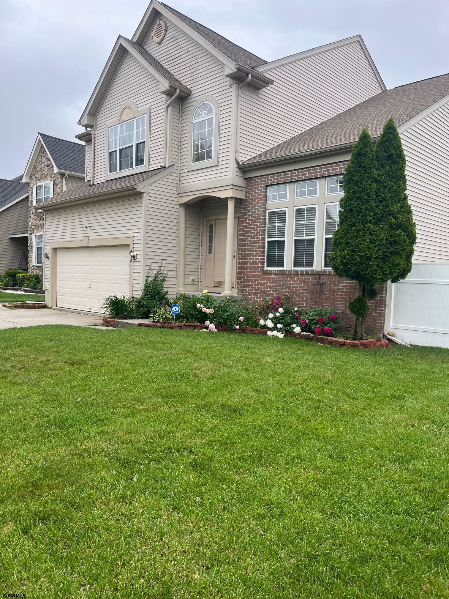 214 E Kennedy Dr