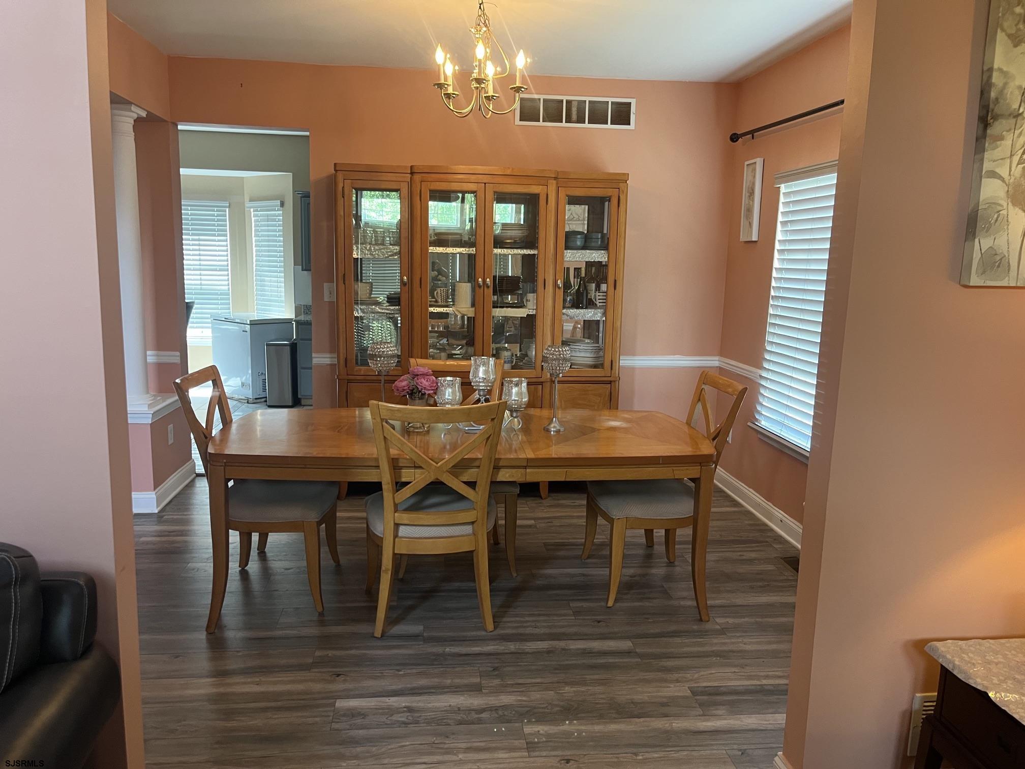 214 E Kennedy Dr