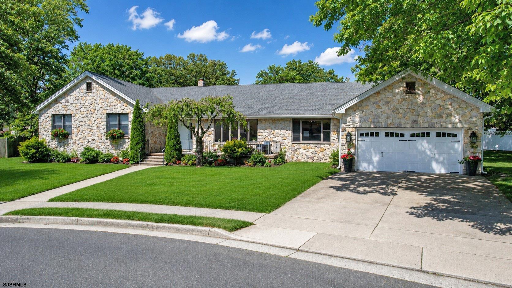 23 Georgetown Court - Picture 1