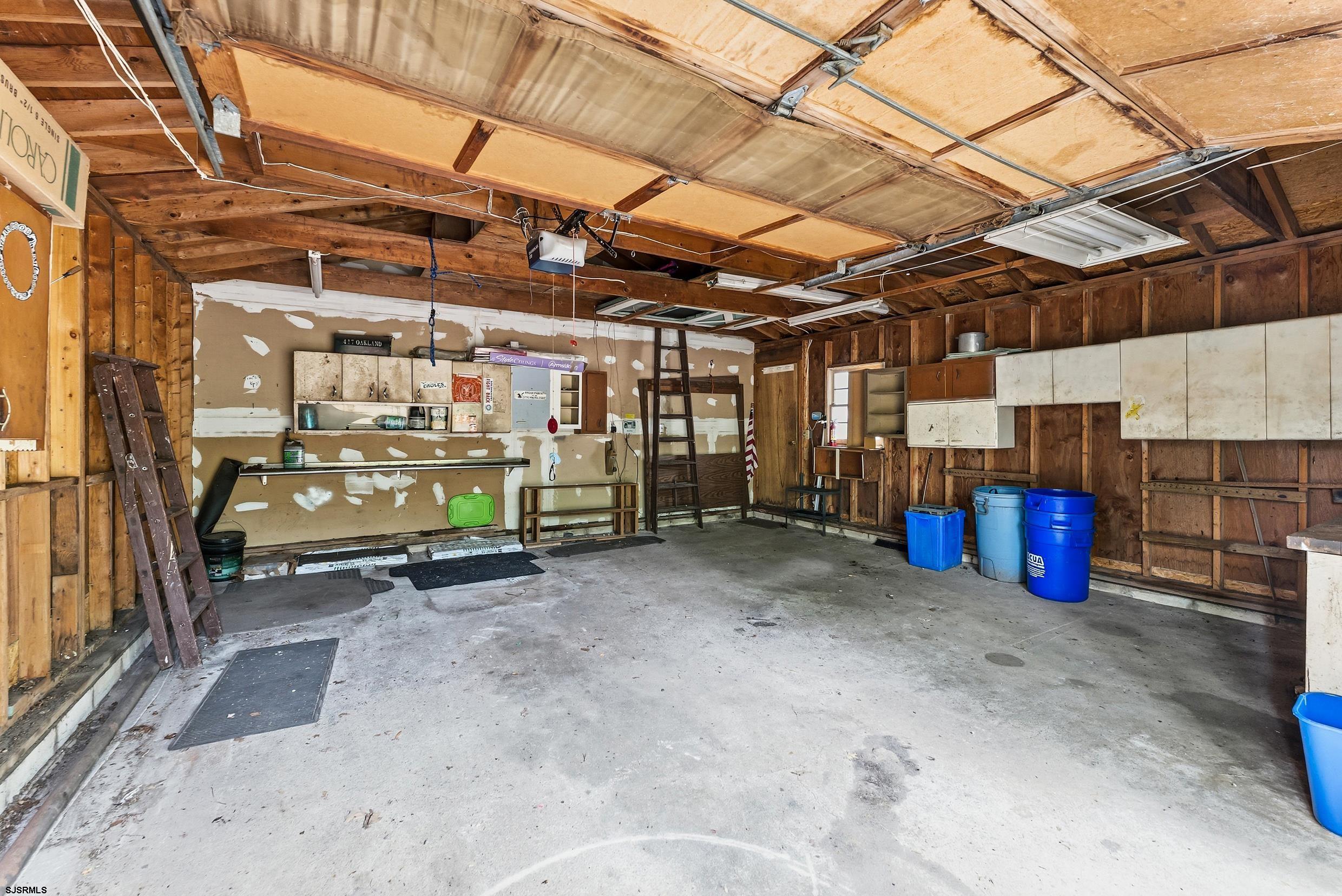 608281 | Photo 23