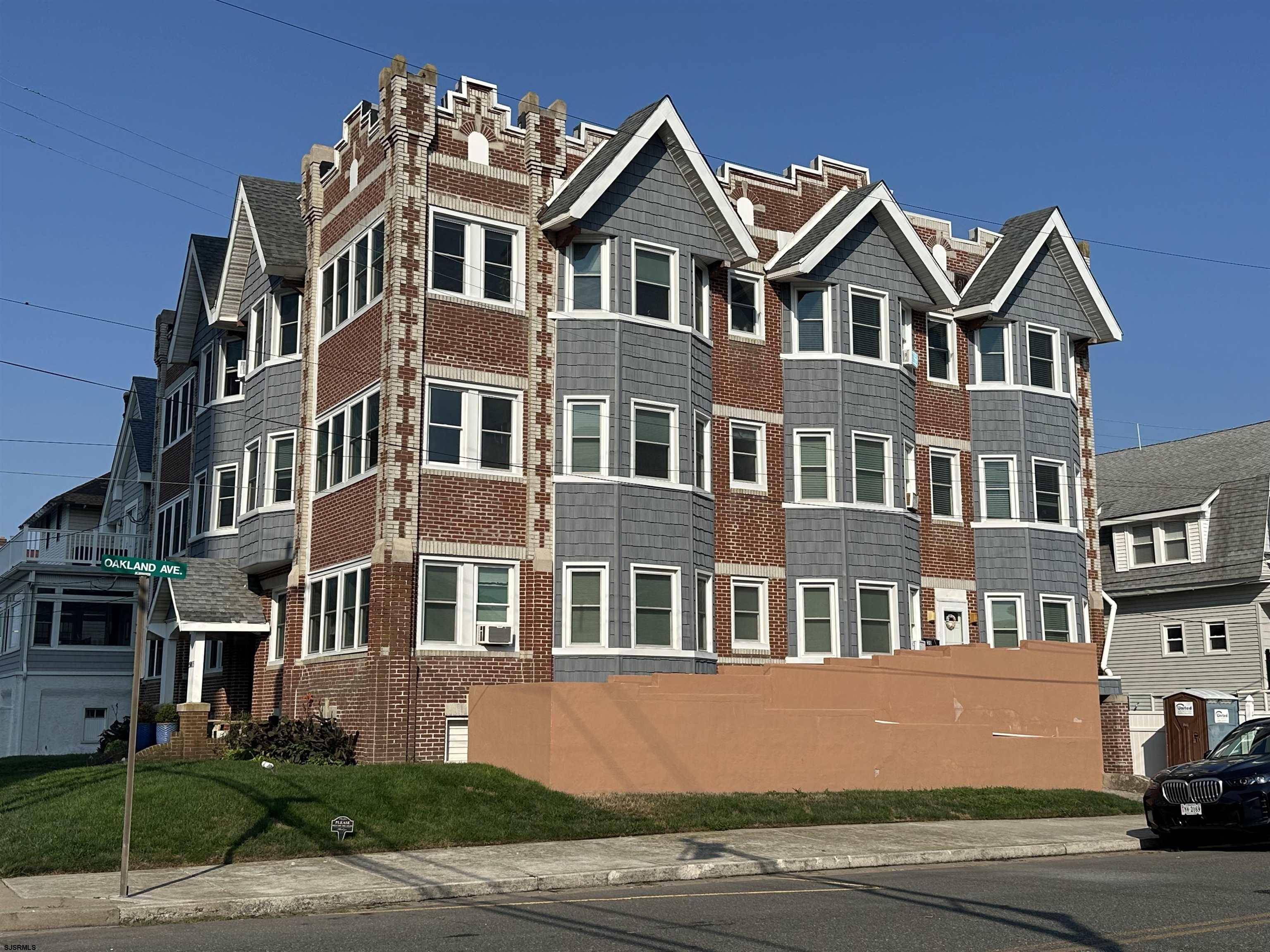 5003 Atlantic Avenue - Picture 2