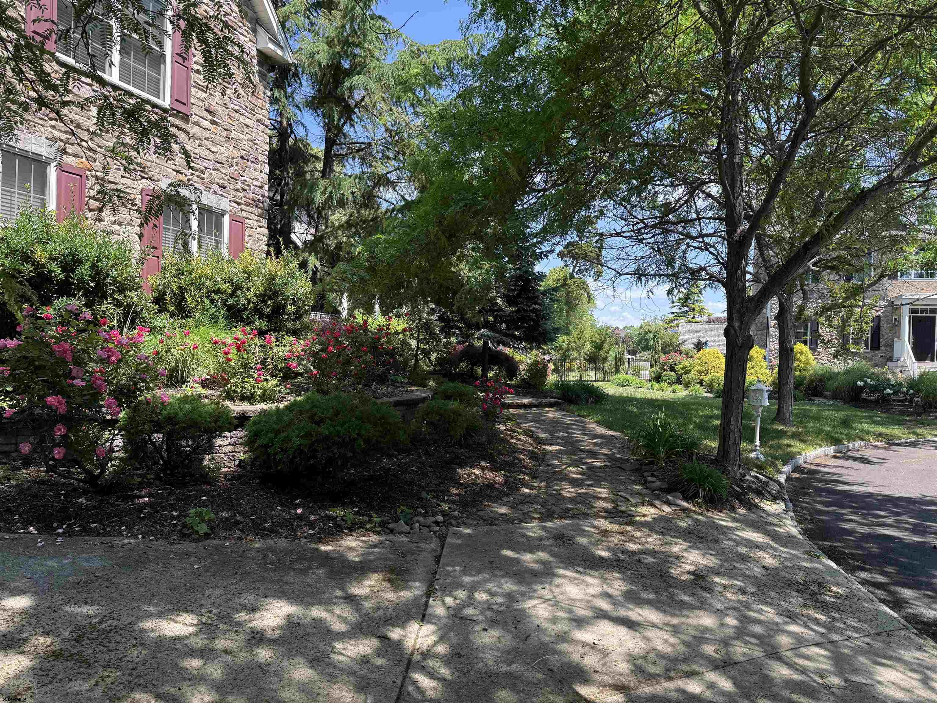1 Barr Ct