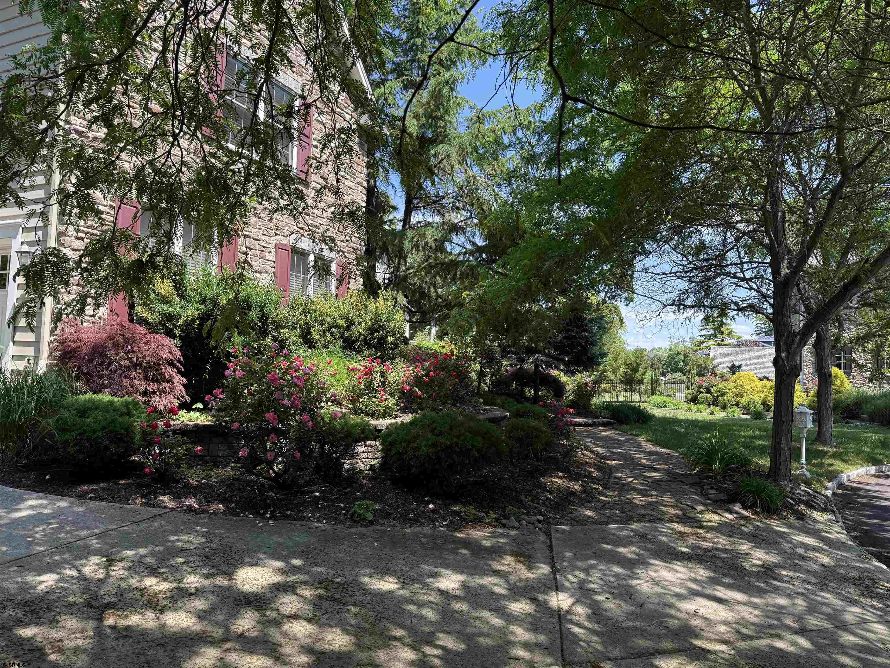1 Barr Ct