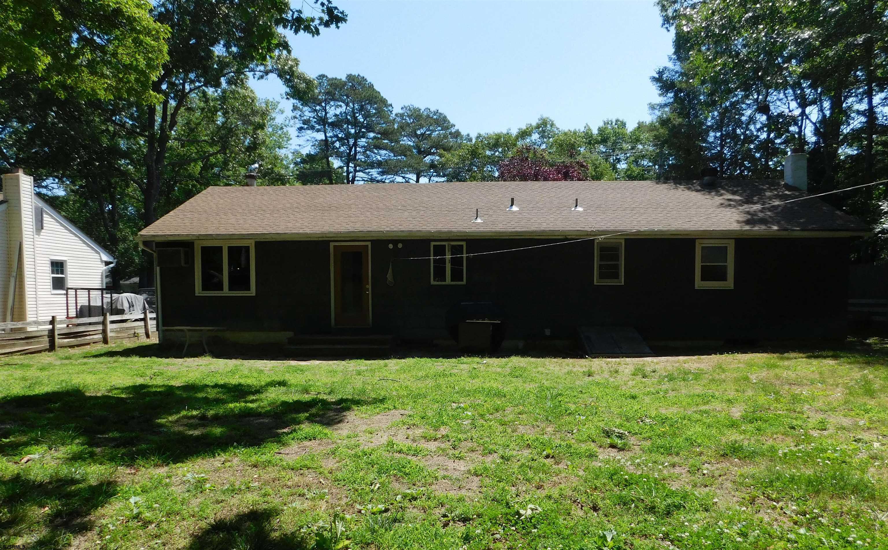1563 Forge Pond Road - Picture 2