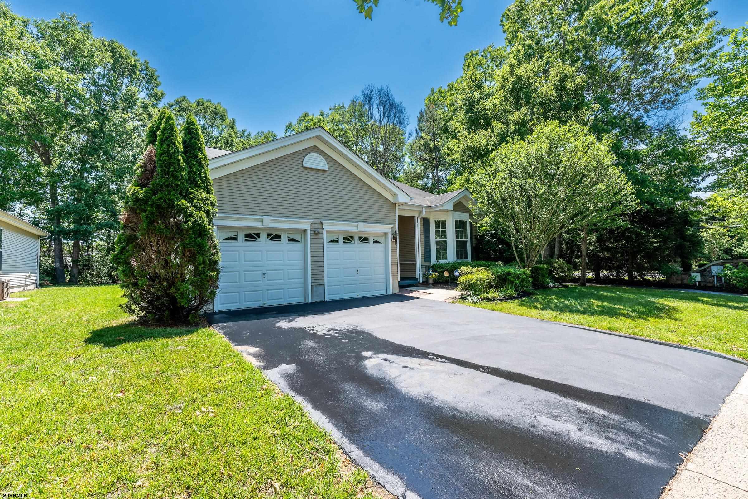2 Derby Dr - Picture 1