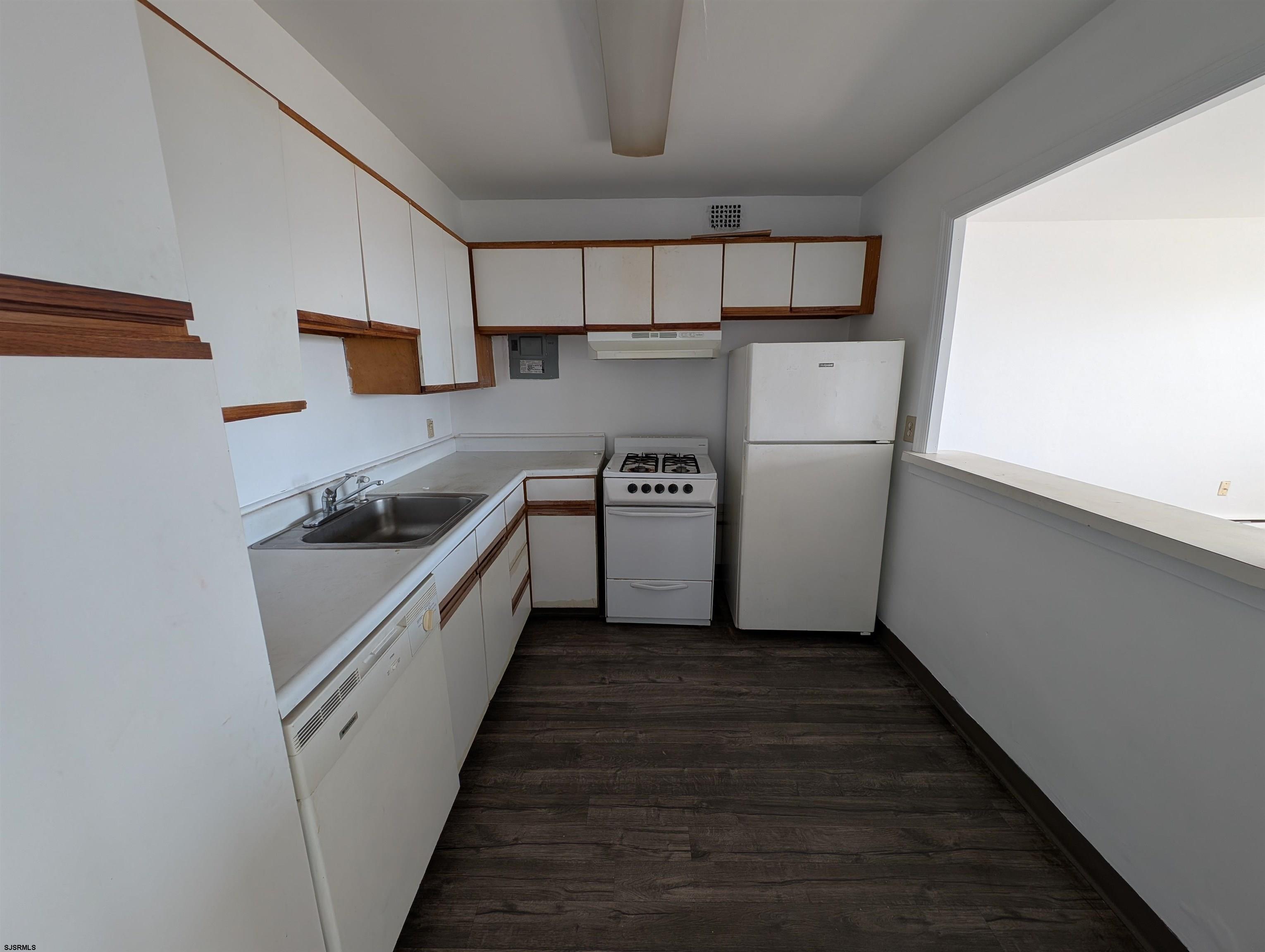 3817 Ventnor Avenue