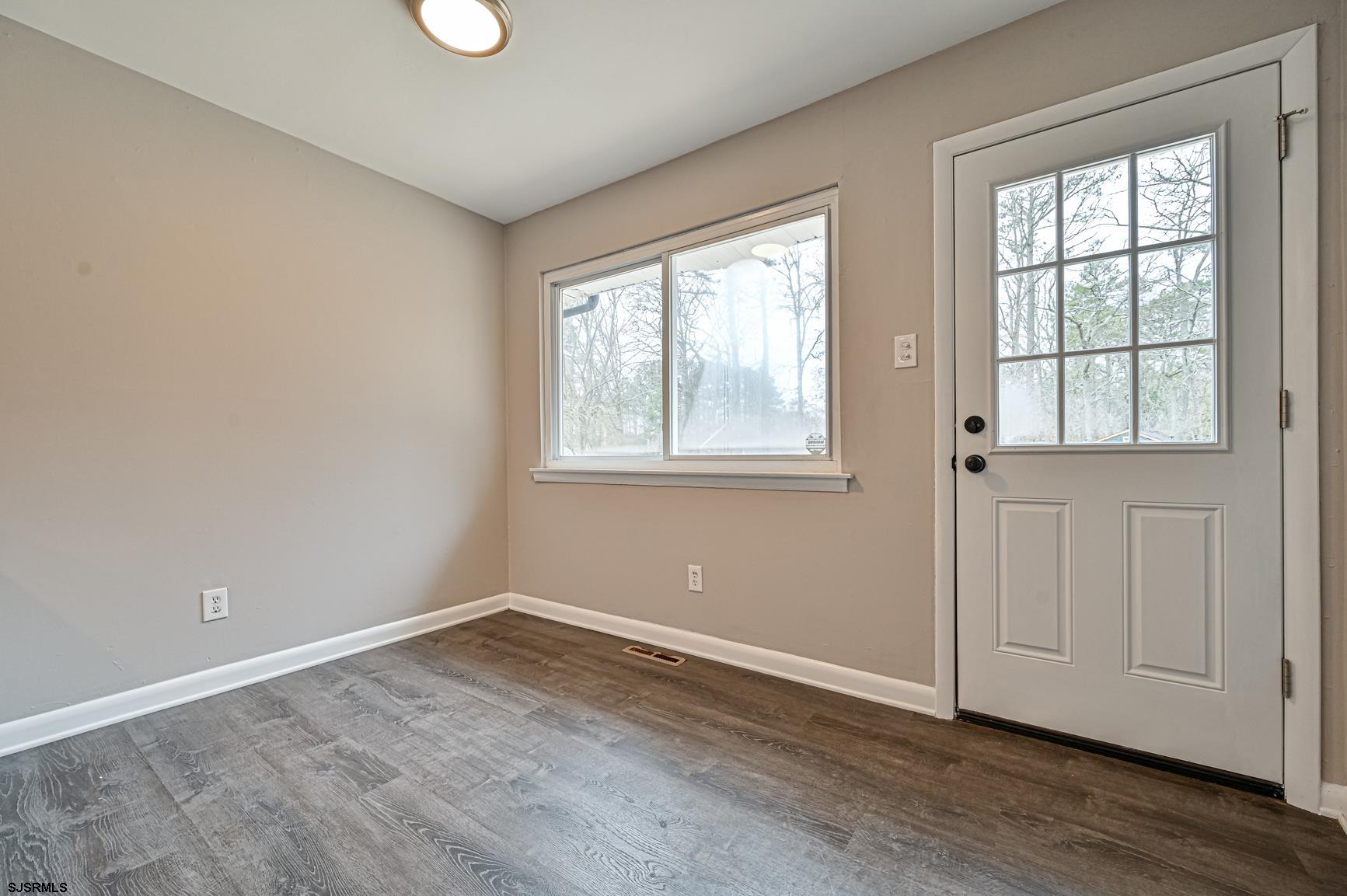 317 E Collings Dr - Picture 1